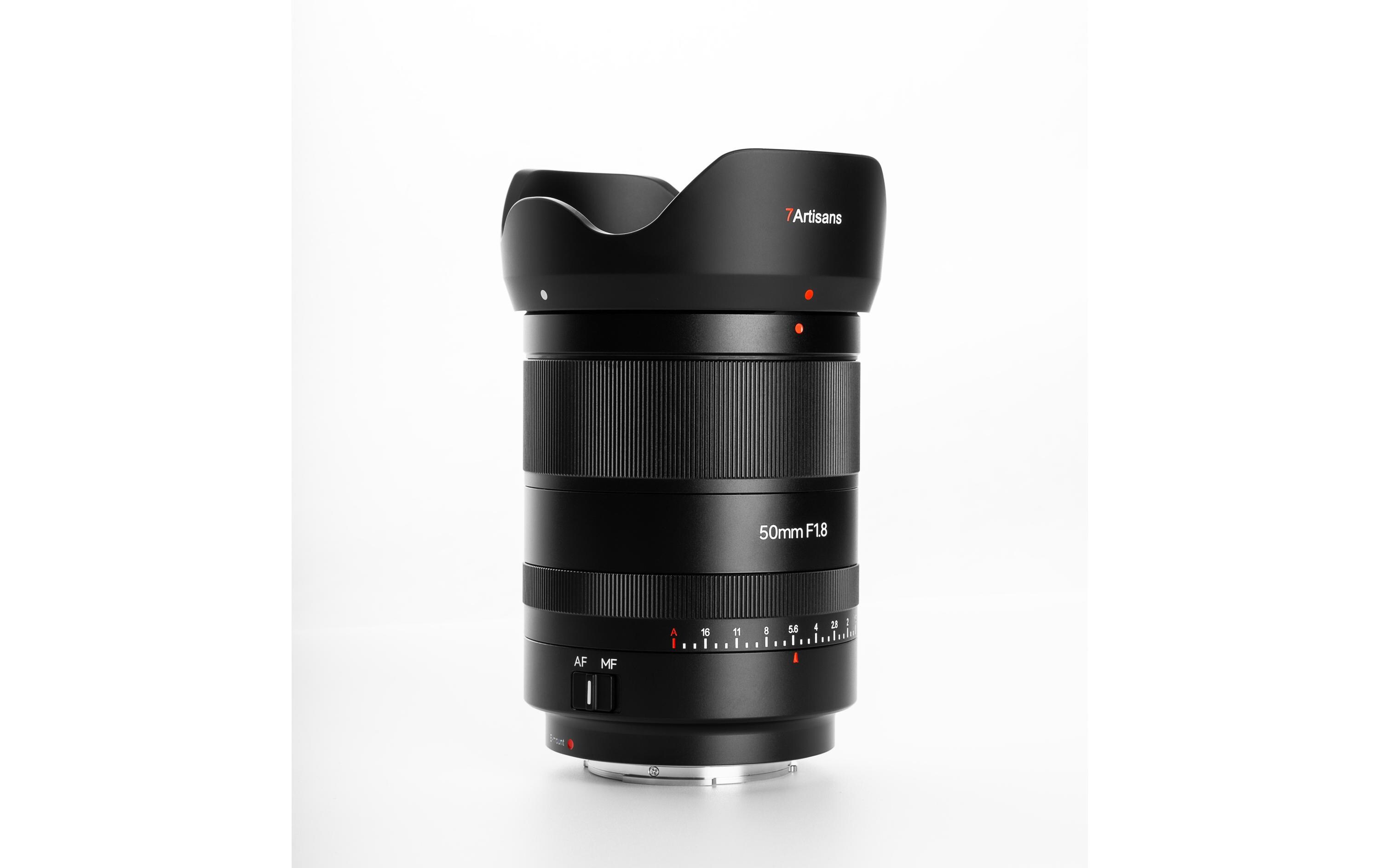 Festbrennweite 50 mm F/1.8 AF – Sony E-Mount<br>Speziell für Sony E-Mount-Vollformatkameras entwickeltes AF-Objektiv