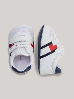 Sapatos com fecho de velcro