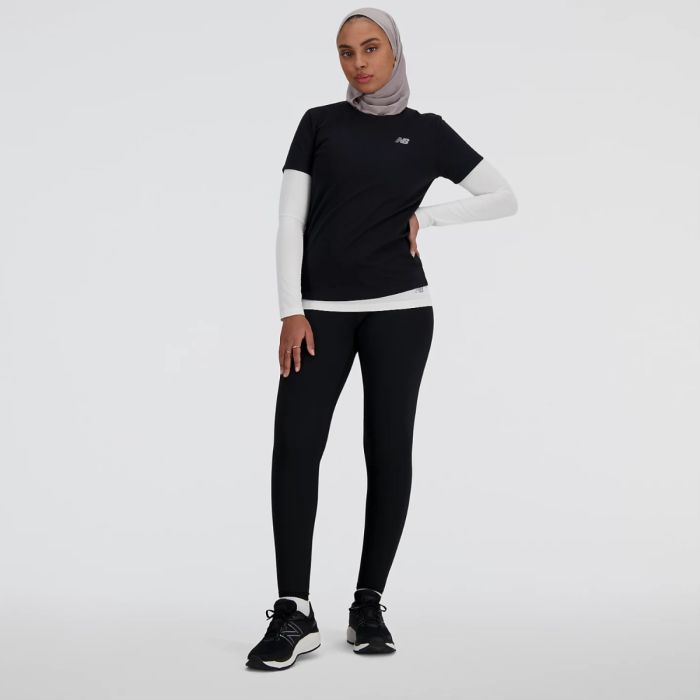 New Balance Dame T-shirts Sport Essentials Heathertech T-Shirt Sort