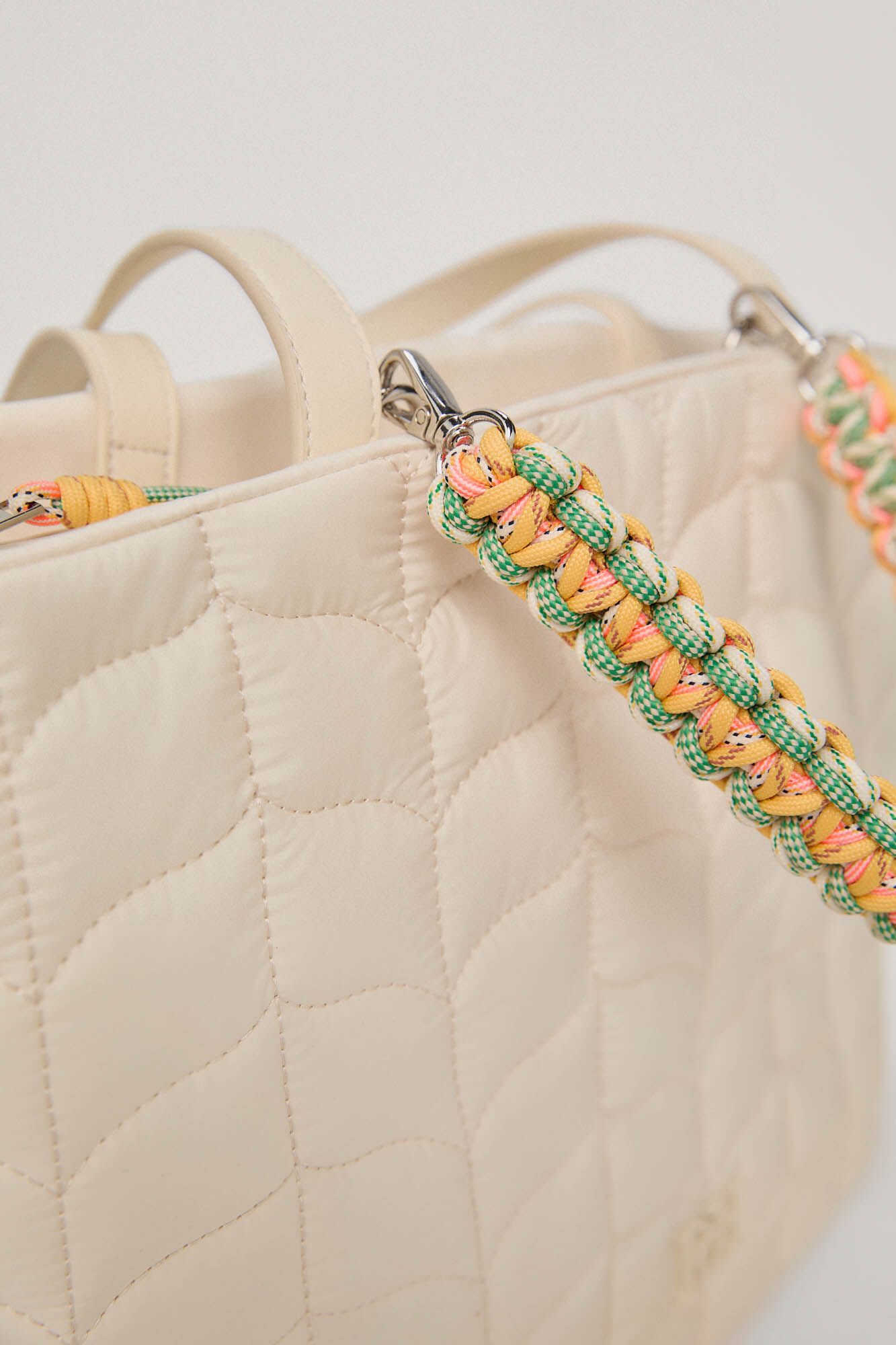 Sacola de compras acolchoada em nylon - Bege
