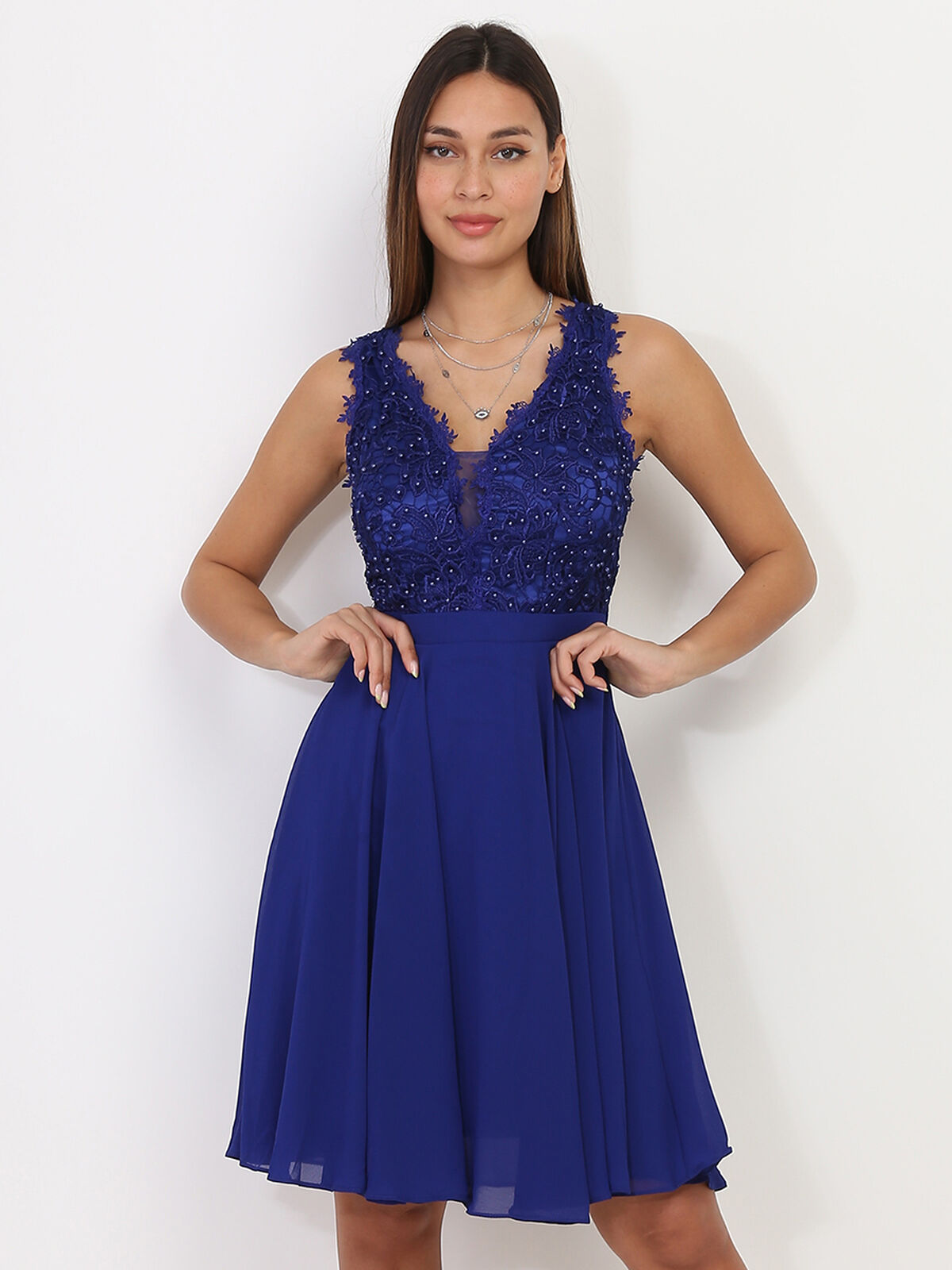 Robe patineuse à broderie et perles- Bleu