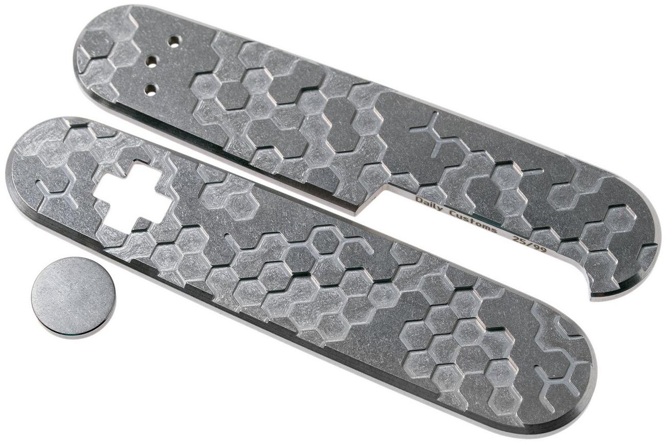 Daily Customs 91.3 Honeycomb 3D BS Pattern, Titanium P10012433 Victorinox greepschalen