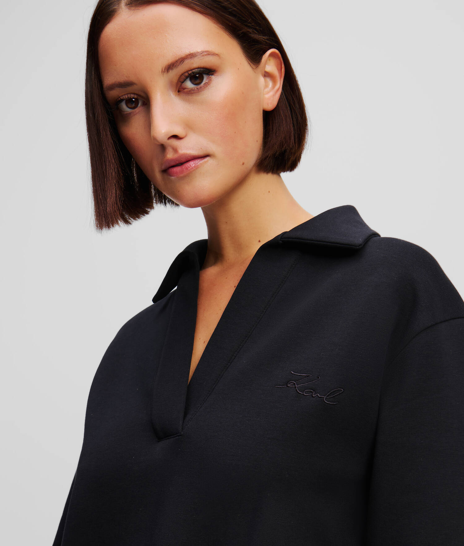 SWEAT-SHIRT À COL EN V