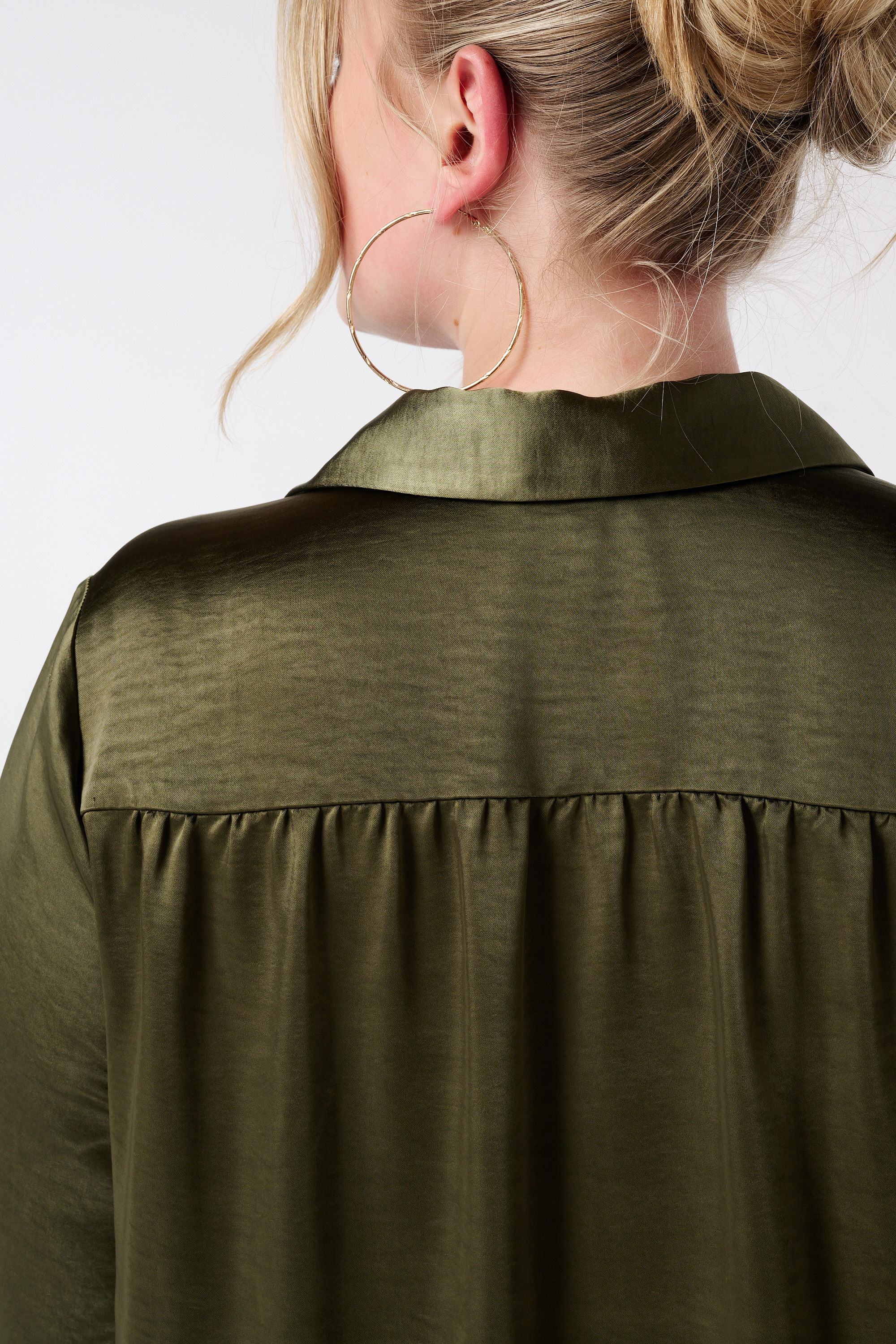Blouse in satijnen look Khaki
