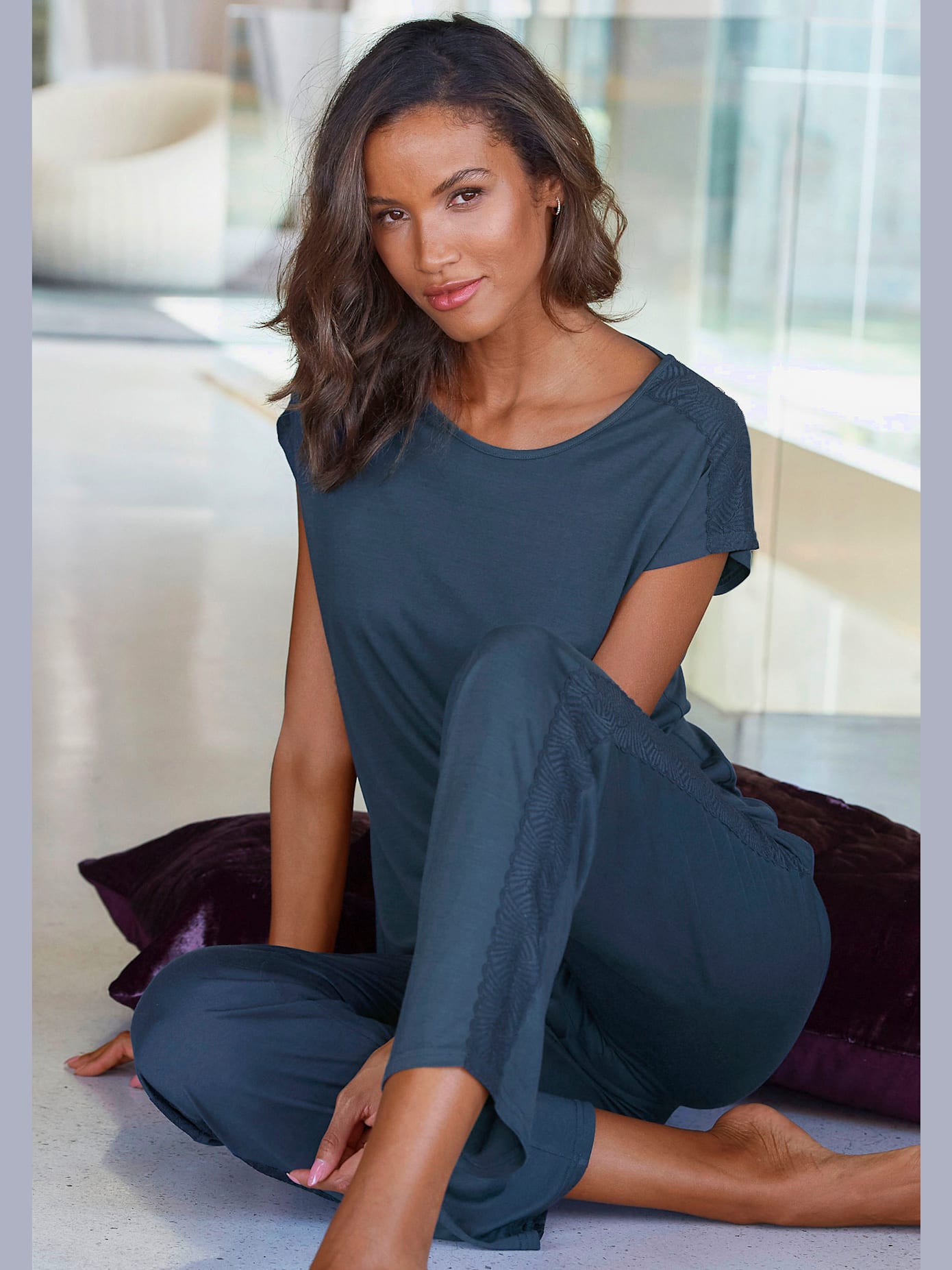 Pyjama élégant avec dentelle