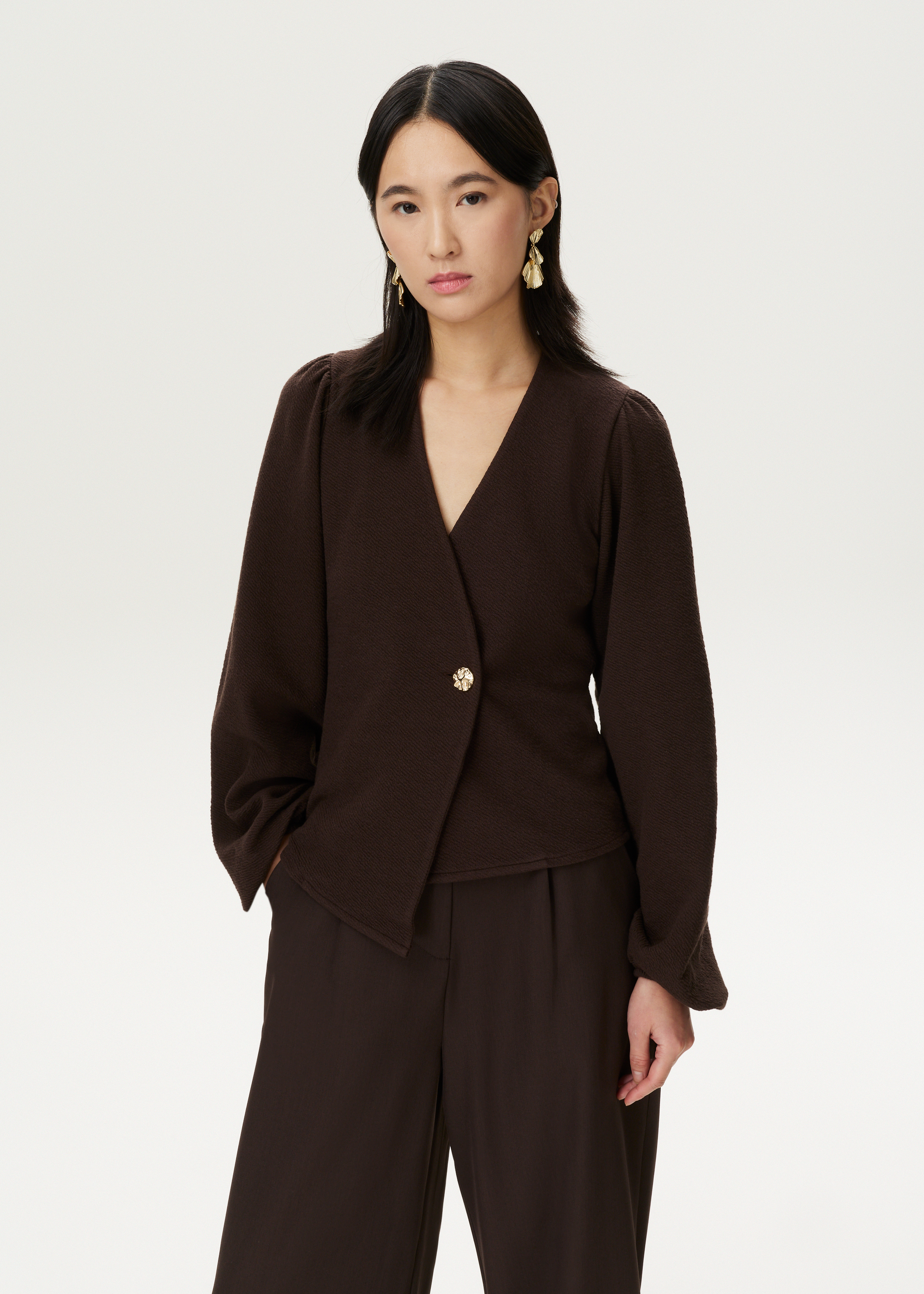 Top met asymmetrisch detail