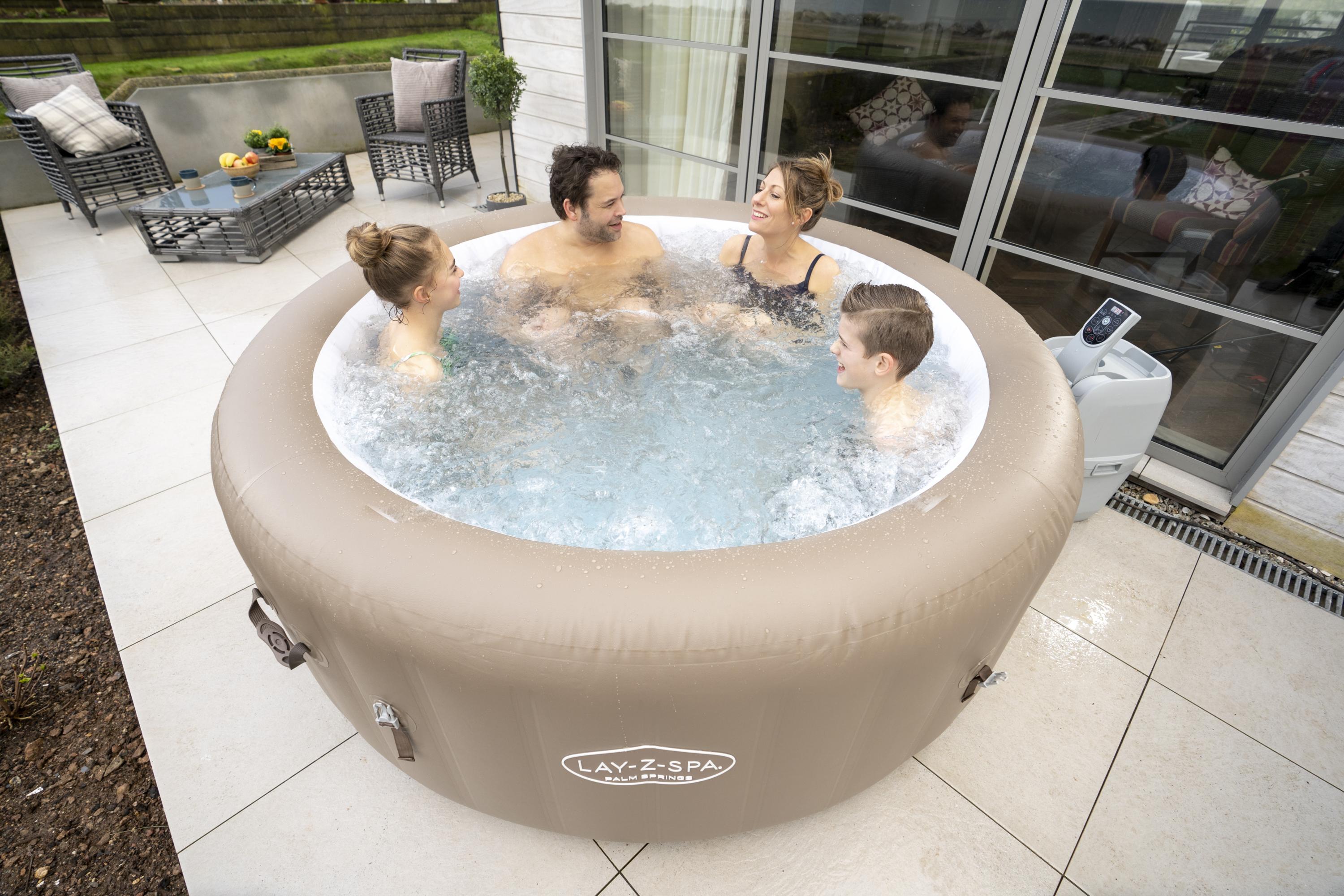 Bestway® LAY-Z-SPA® Whirlpool Palm Springs AirJet™ Ø 196 x 71 cm, rund