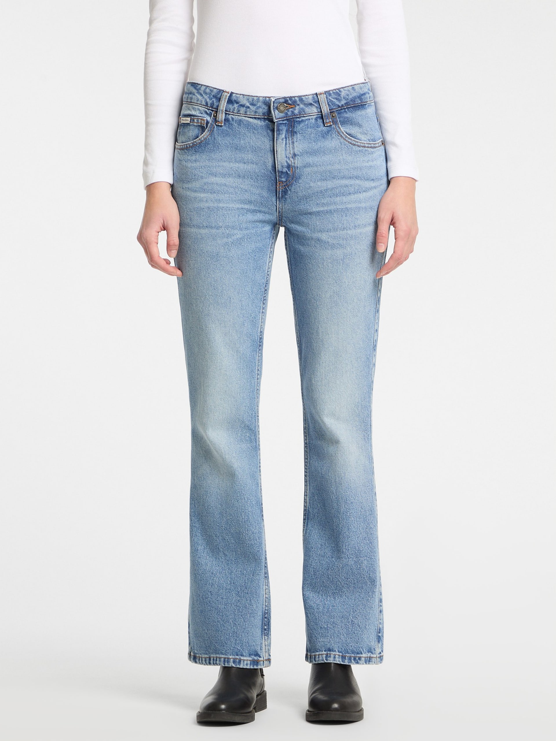 Calça jeans boca de sino G09