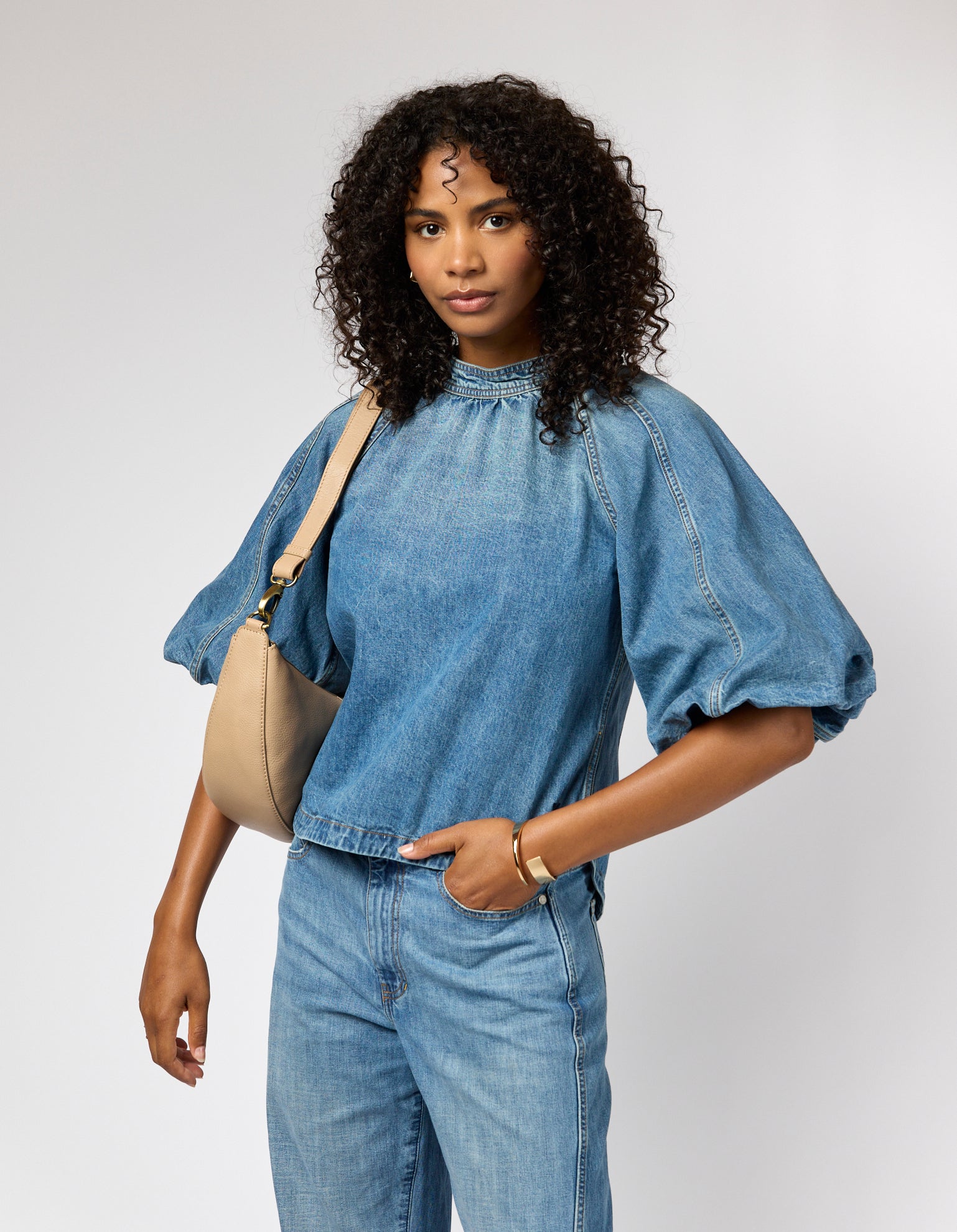 Leo Twisted Handle - Sand Soft Grain Leather