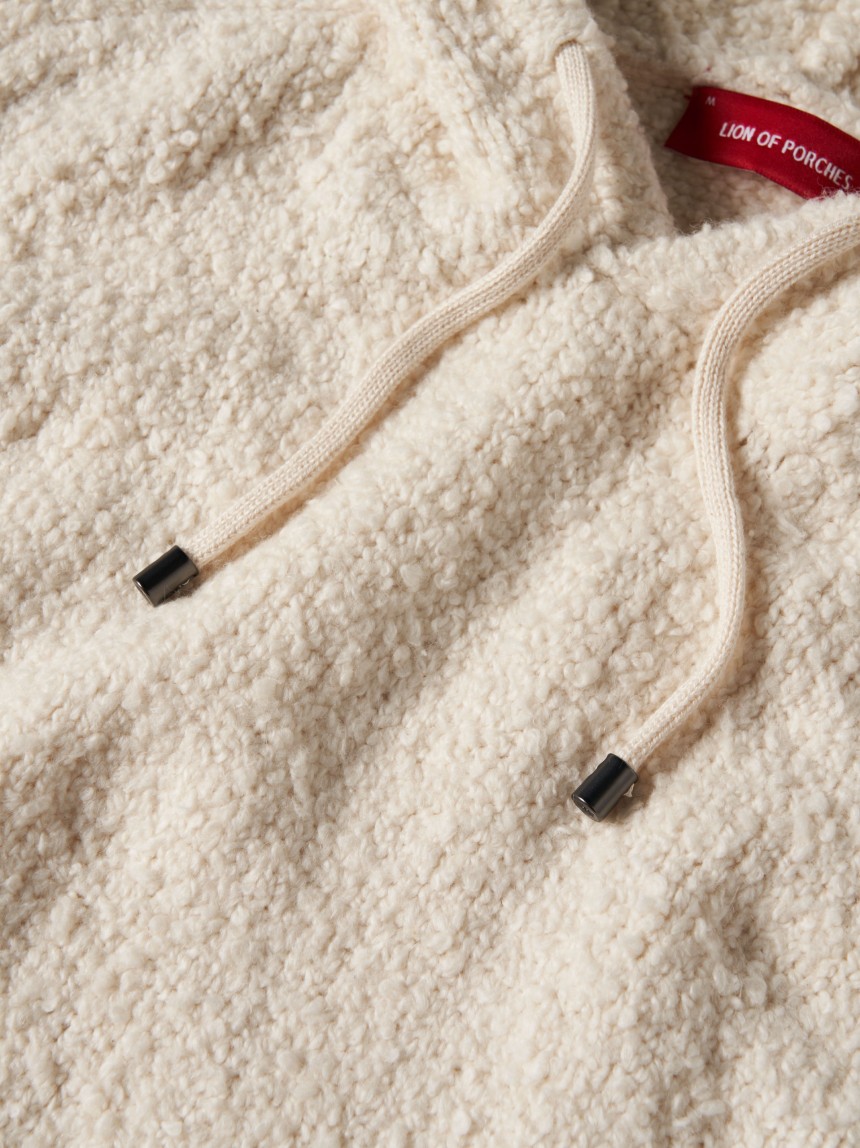 Sweater com capuz em malha estruturada