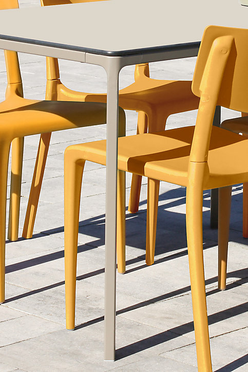 Table de jardin Meet en aluminium coloris taupe L.200 x l.90 x H.73 cm