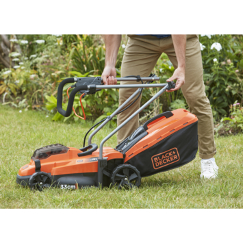 BLACK+DECKER 2x18V grasmaaier BCMW33184L2-QW 33 cm incl. twee 4,0 Ah accu's