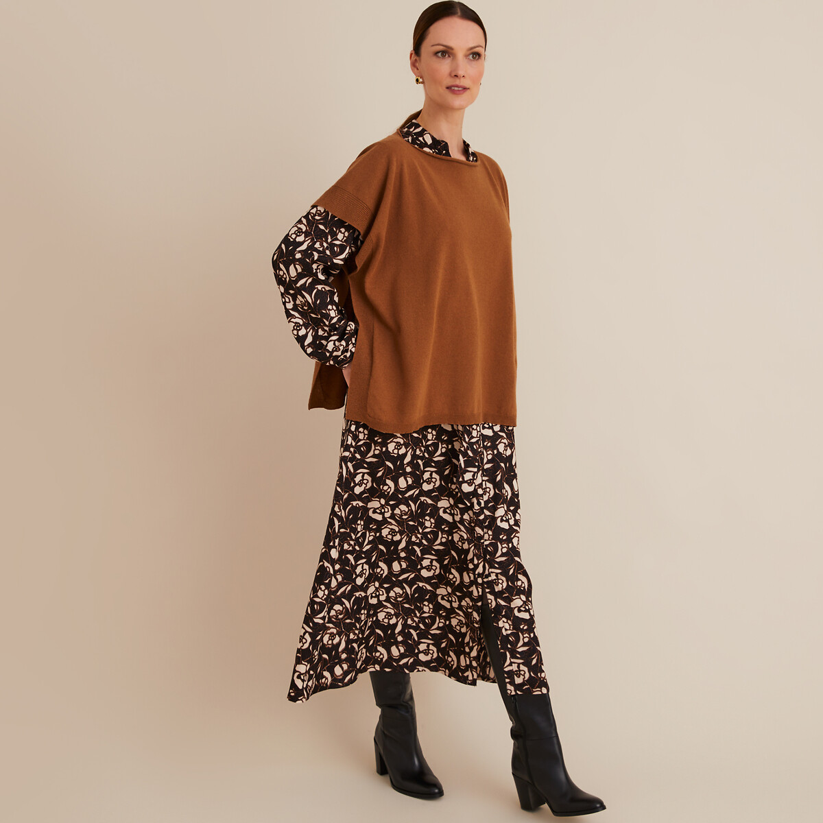 ANNE WEYBURN<br>Vestido reto com estampa floral, comprimento midi