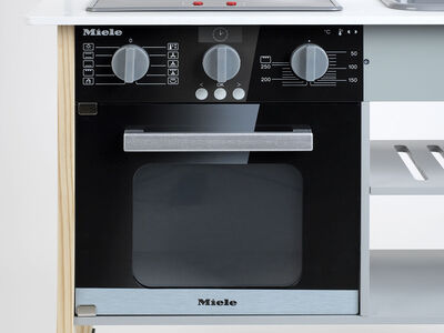 Miele Lekekjøkken Tre, Hvit