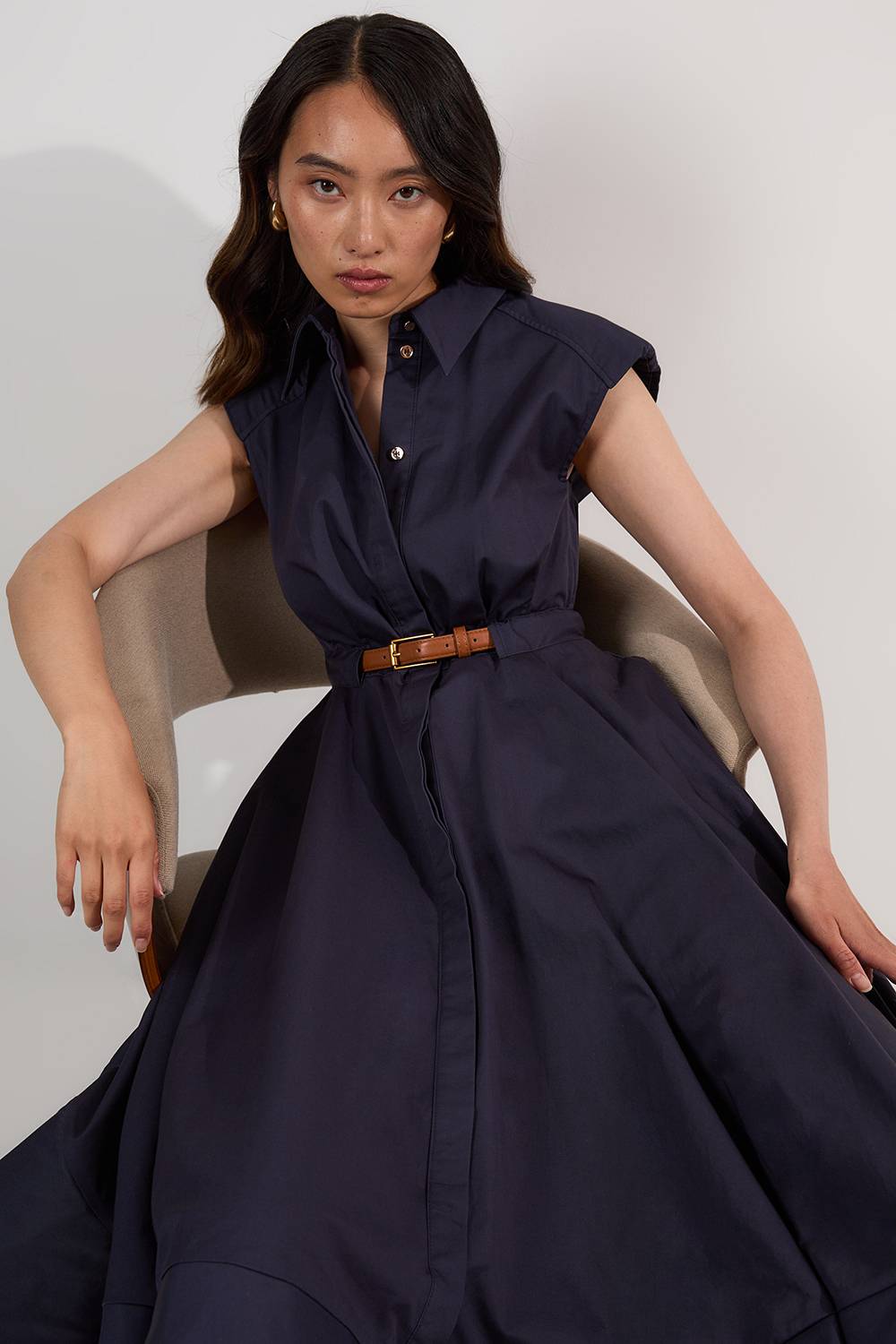 KarenMillen Robe mi-longue ajustée en coton ceinturée à col