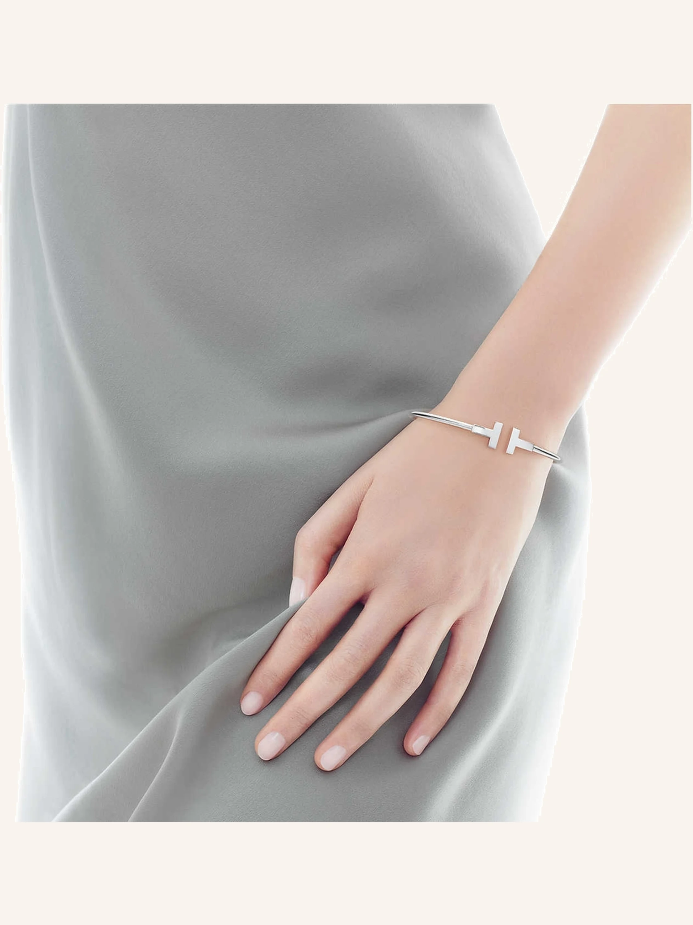 TIFFANY & Co. Tiffany T Wire ARMREIF aus 18 Karat Weißgold