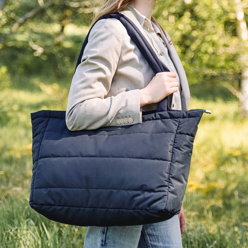 Done By Deer<br>Pusletaske Tote Quiltet