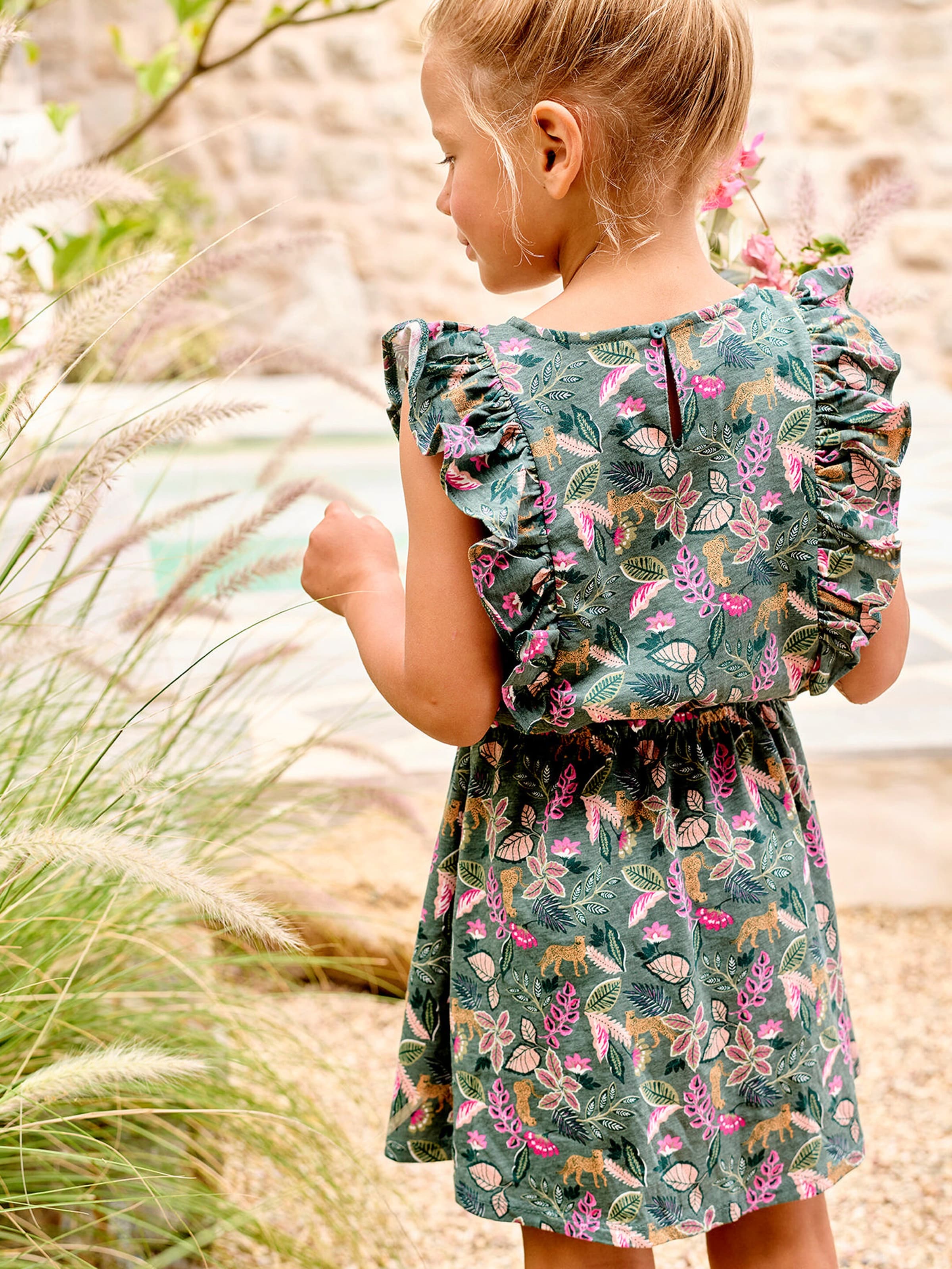 Vertbaudet Bedrucktes Mädchen Jerseykleid mit Volantärmeln smaragdgrün
