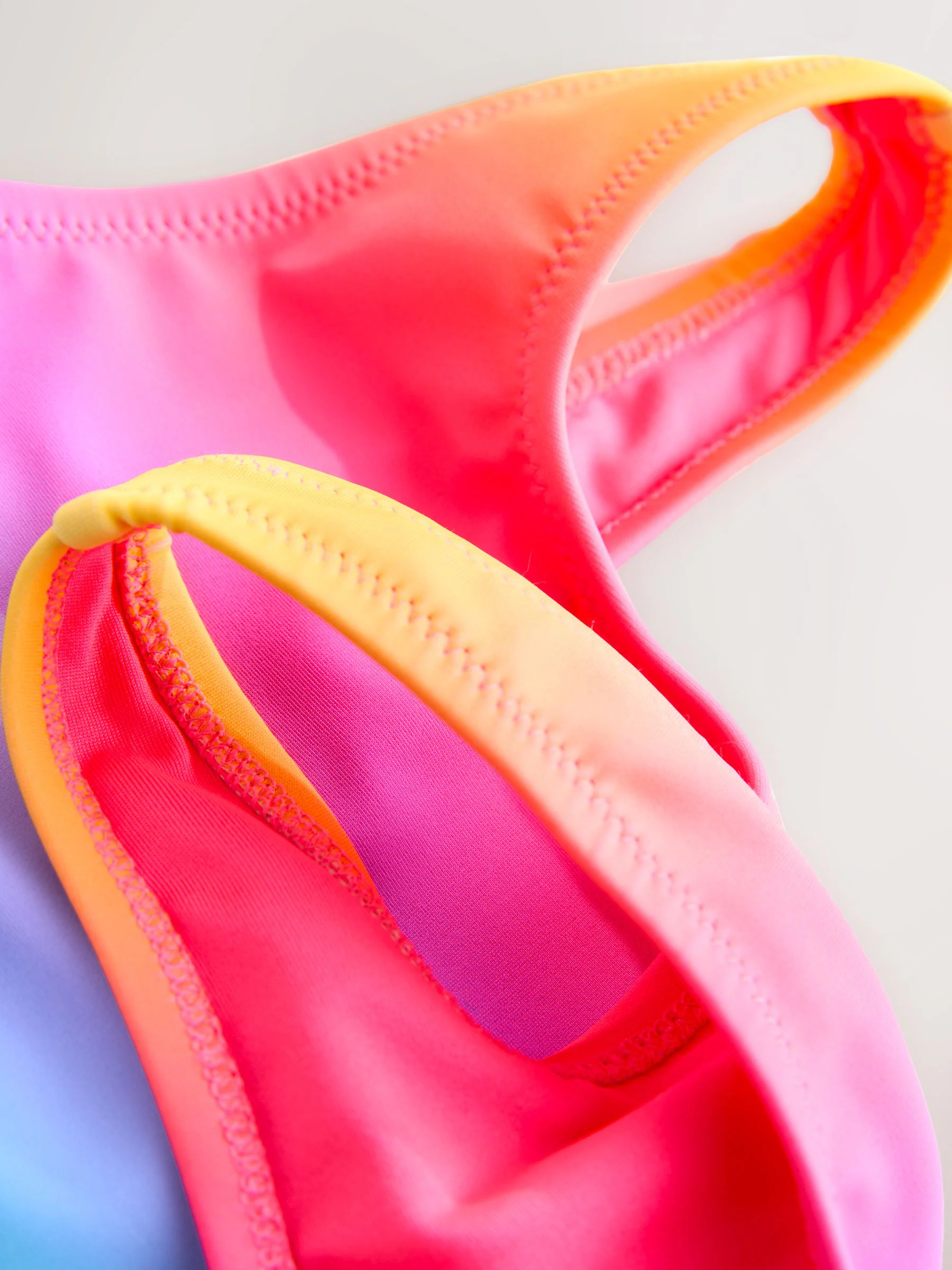 Ombré regenboog - Badpak met ronde hals (3mnd -16jr)