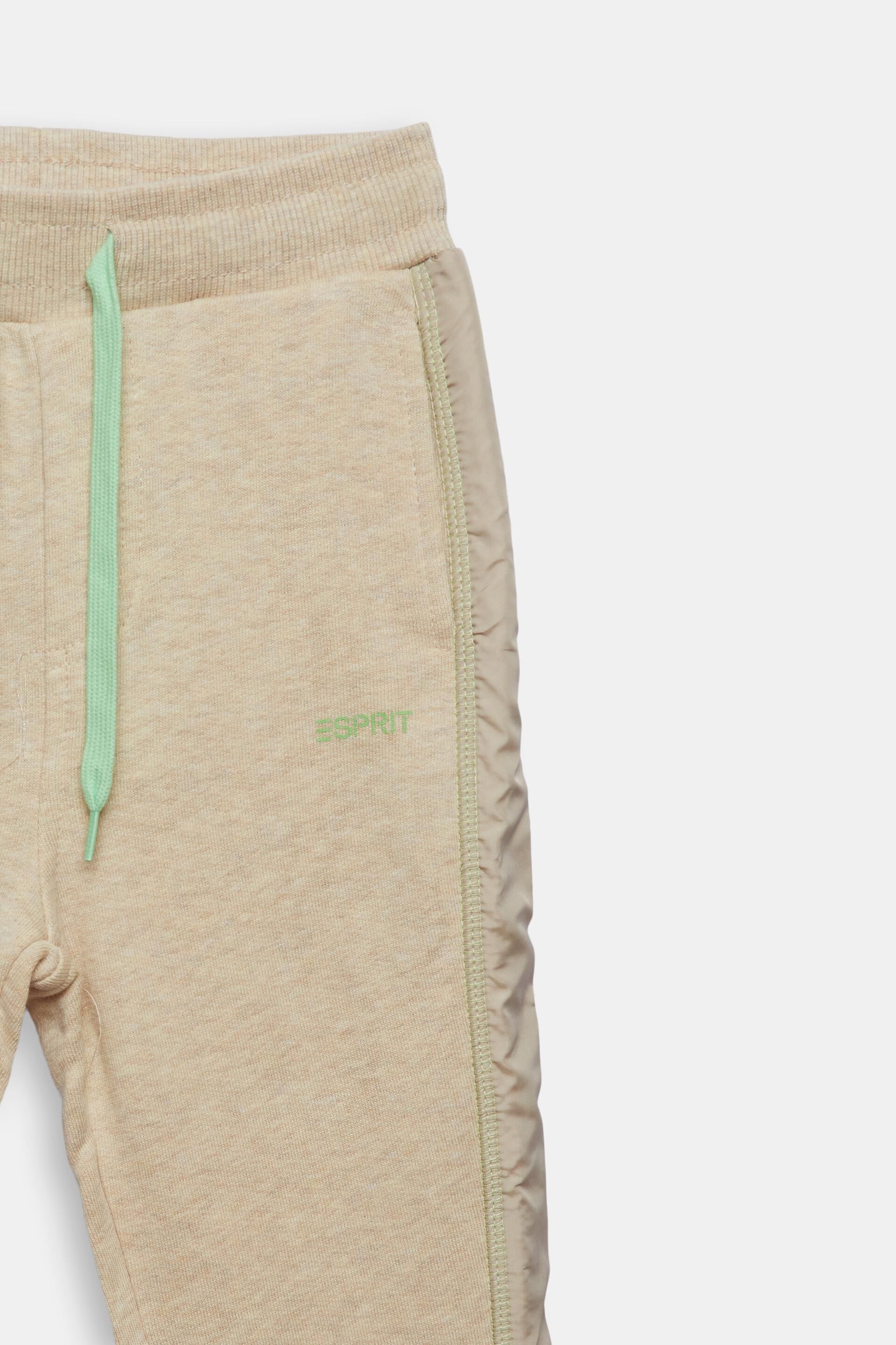 Pants knitted
