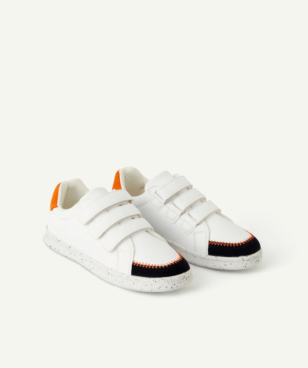 BASKETS GARÇON BLANCHES À SCRATCH AVEC DÉTAILS ORANGE