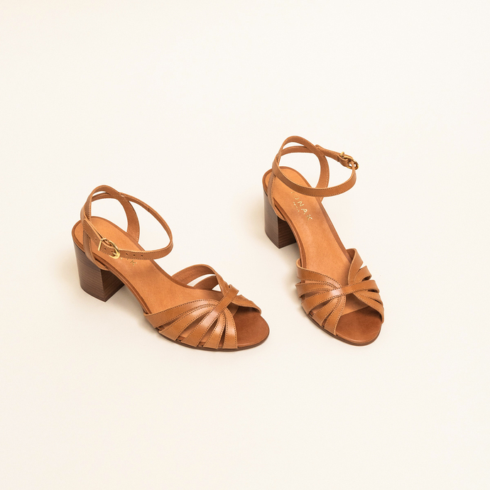 Sandales à brides et bouts ouverts  en cuir camel