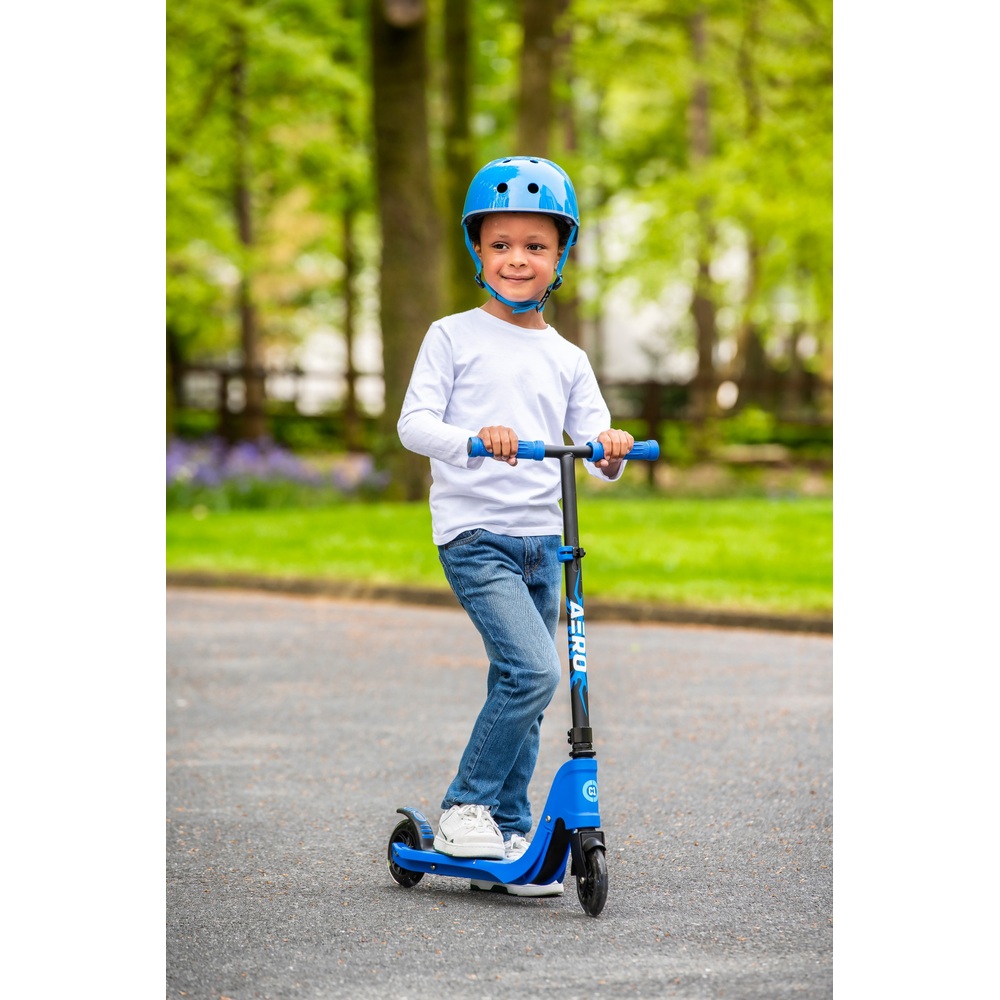 Aero C1 Blauer Inline-Scooter mit leuchtenden LED-Rädern