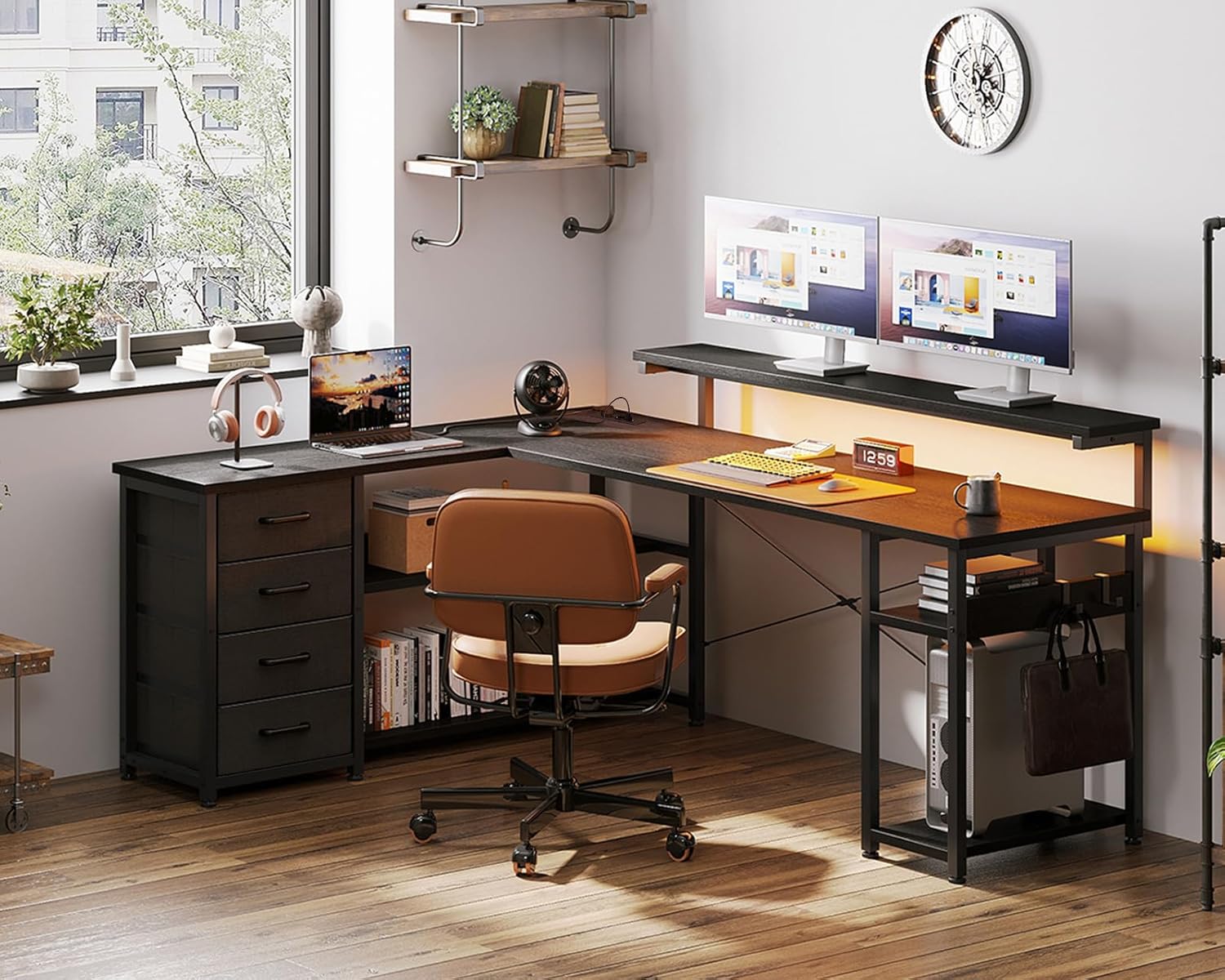 ODK Schreibtisch mit Schubladen, 155×110cm Reversible Eckschreibtisch mit 2 Steckdosen und 2 USB Ladeanschluss, Bürotisch L Form mit LED für Home Office, Schwarz