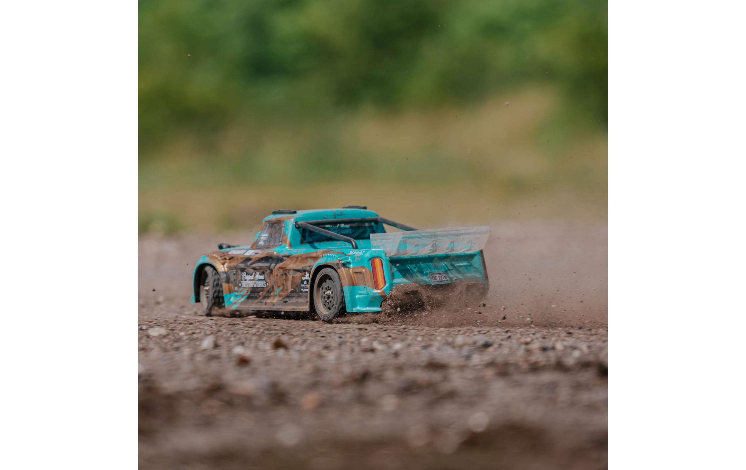 Infraction 4x4 Mega, Türkis/Bronze 1:8, RTR<br>Street Bash Resto-Mod Truck im Massstab 1:8