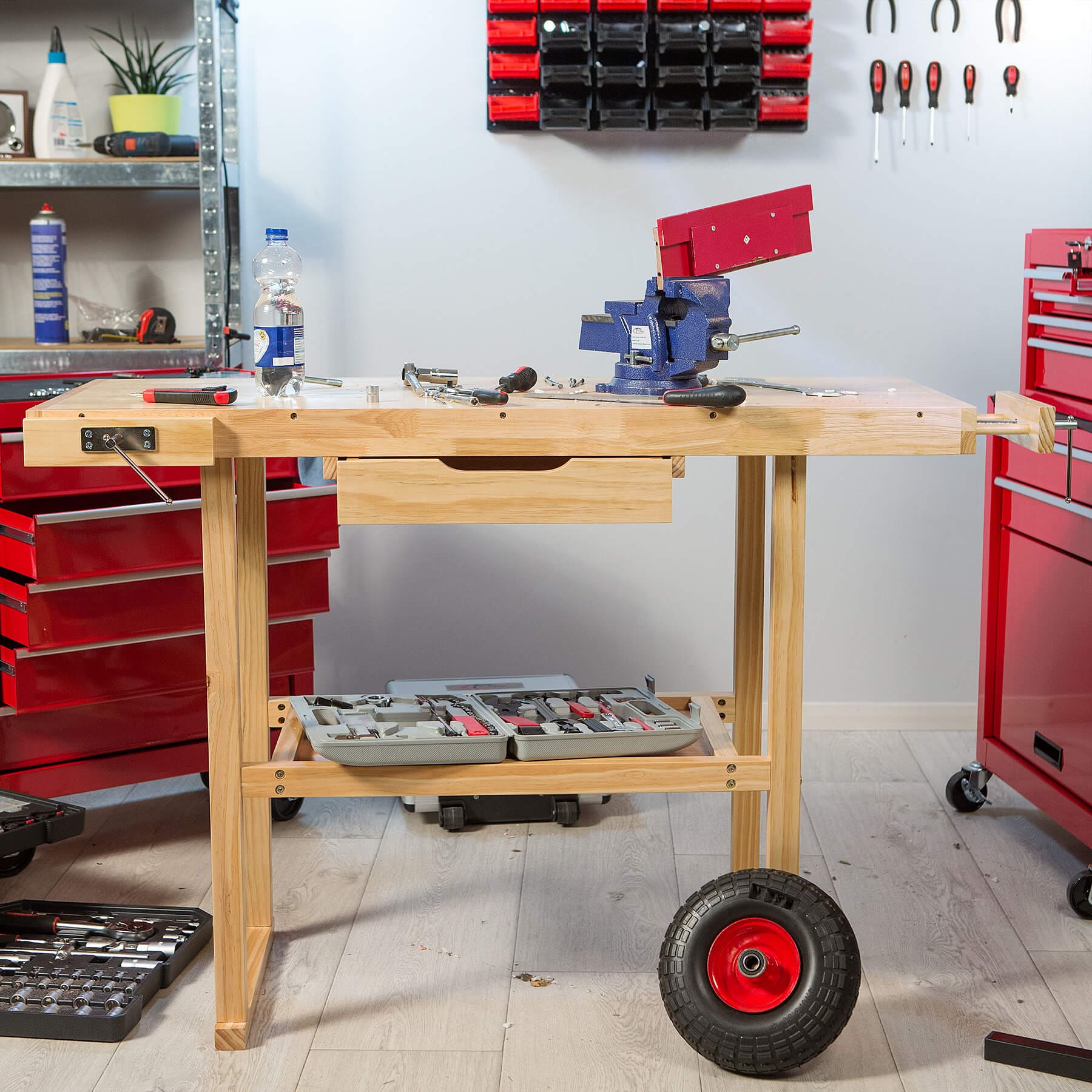 tectake® Holzwerkbank, mit 2 Schraubstöcken, 4 Stirnhölzer und 4 Bankhaken, 117 x 47,5 x 83 cm