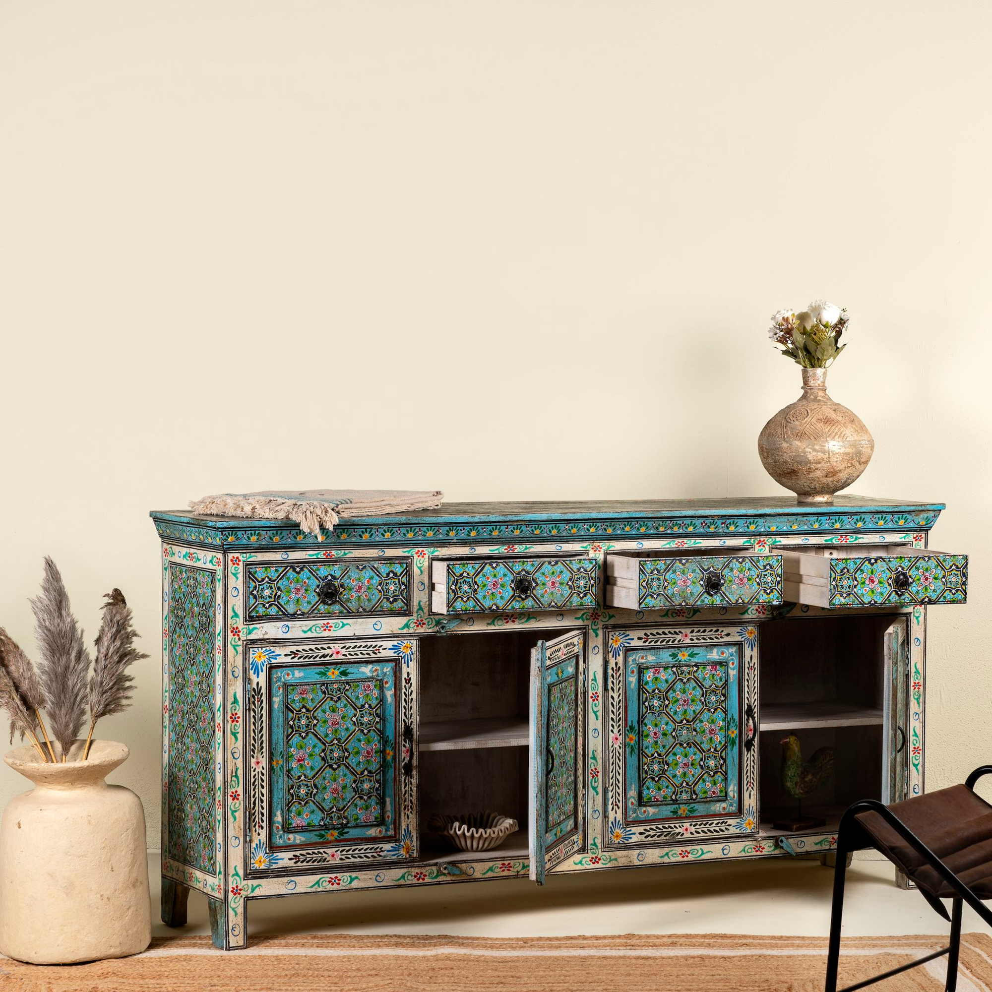 Dressoir Lekha #1