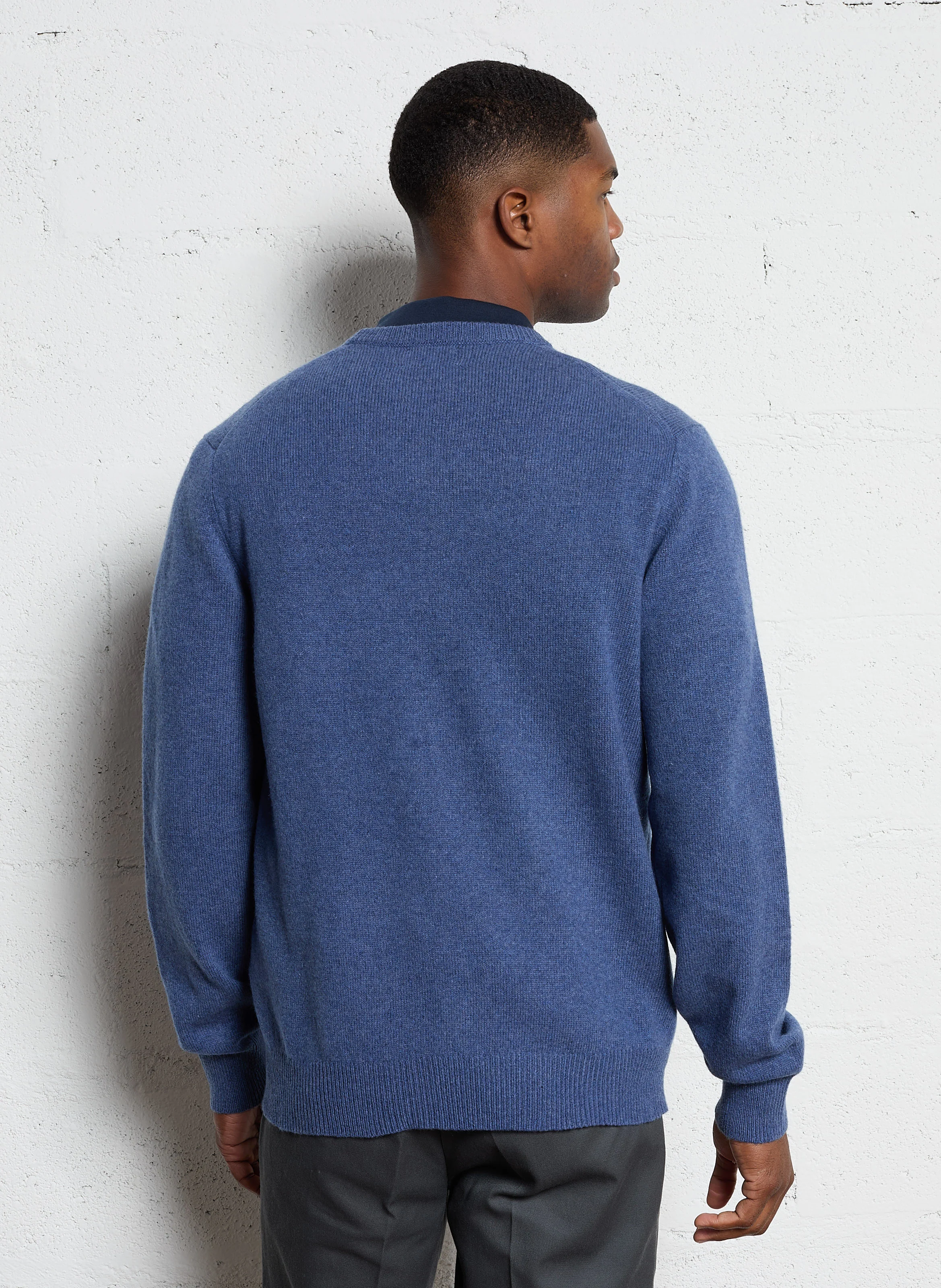 Pull regular-fit col rond brodé en laine | Bleu