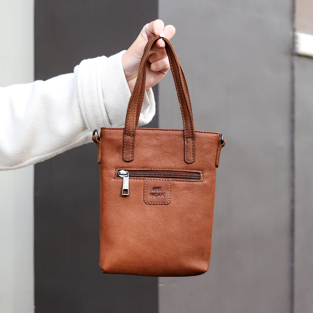 Klein hand-/schoudertasje 'Bella' cognac Cognac
