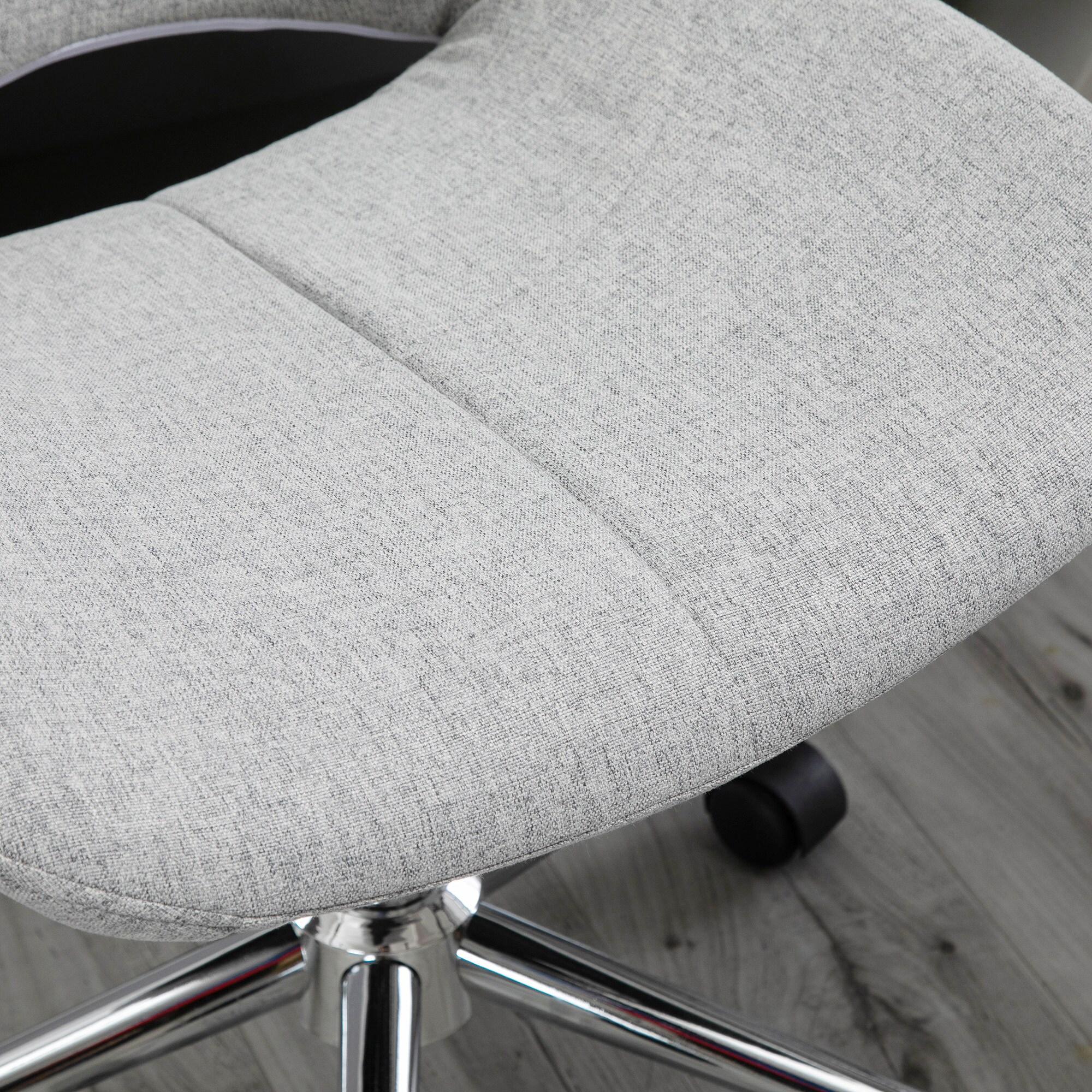 HOMCOM Höhenverstellbarer Bürostuhl mit Metallfuß und Rollen grau 49L x 56,5B x 73-82,5Hcm