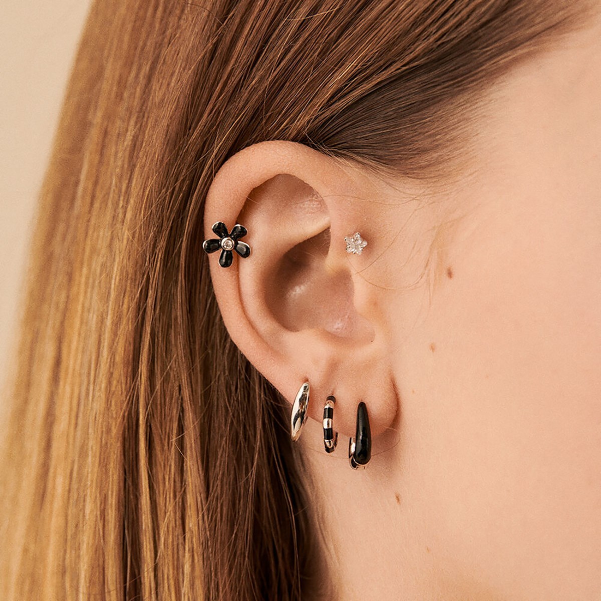 Boucle d'oreille Agatha Suzon argent émail noir