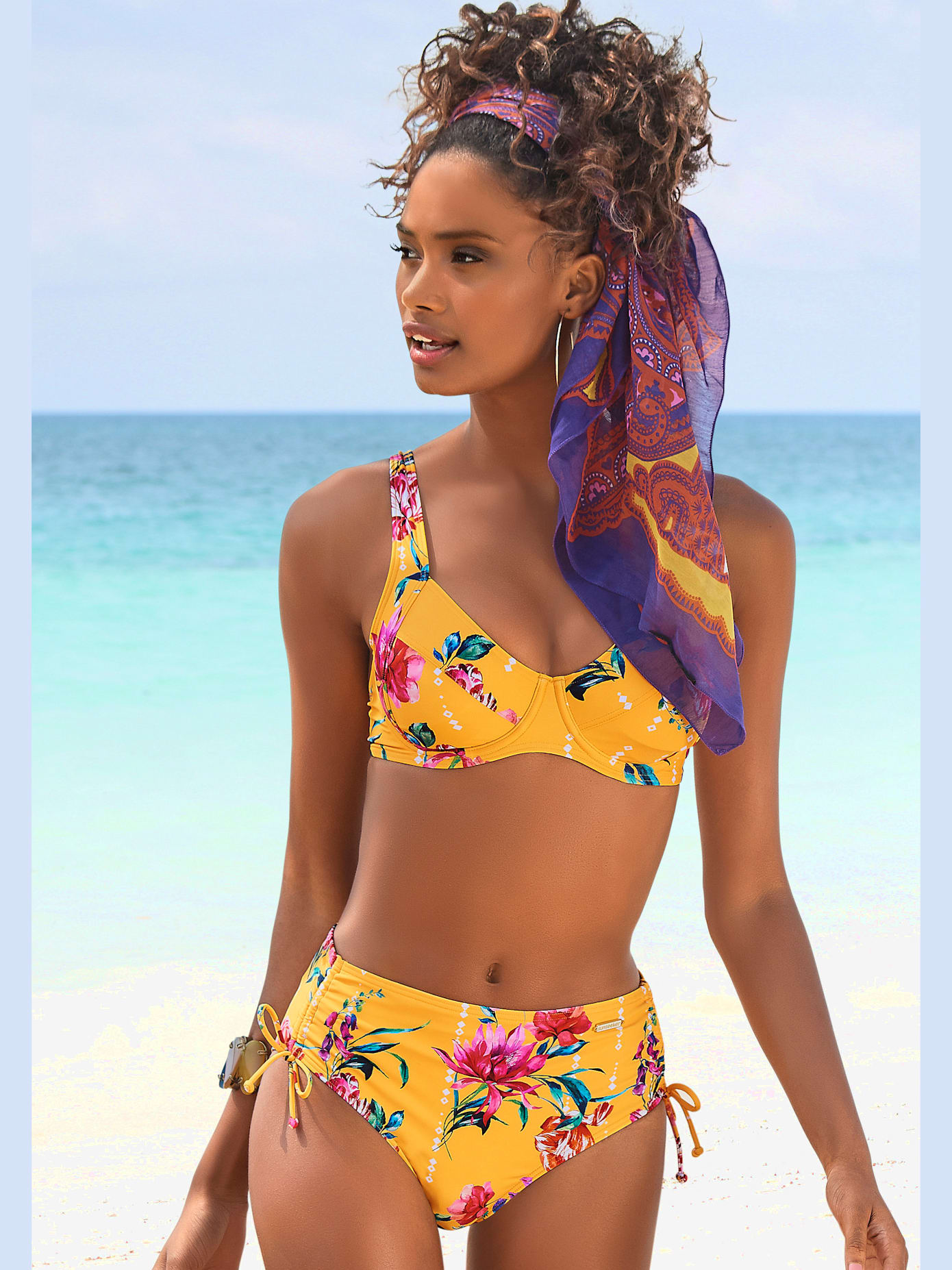 Haut de maillot de bain à armatures imprimé floral moderne
