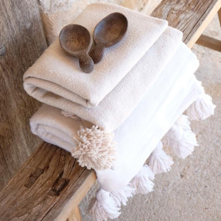 Pompomblanket S ecru