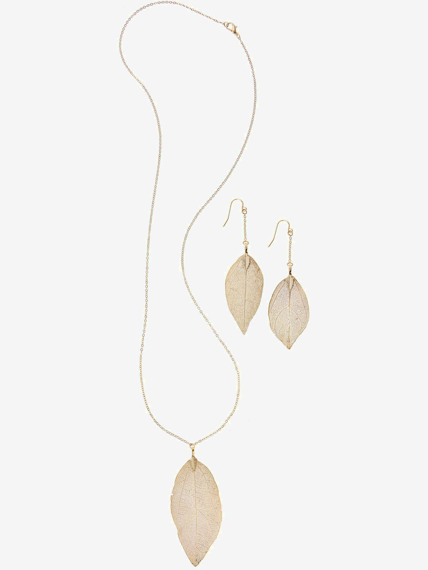 Bijoux ensemble composé d'une chaîne et de boucles d'oreilles