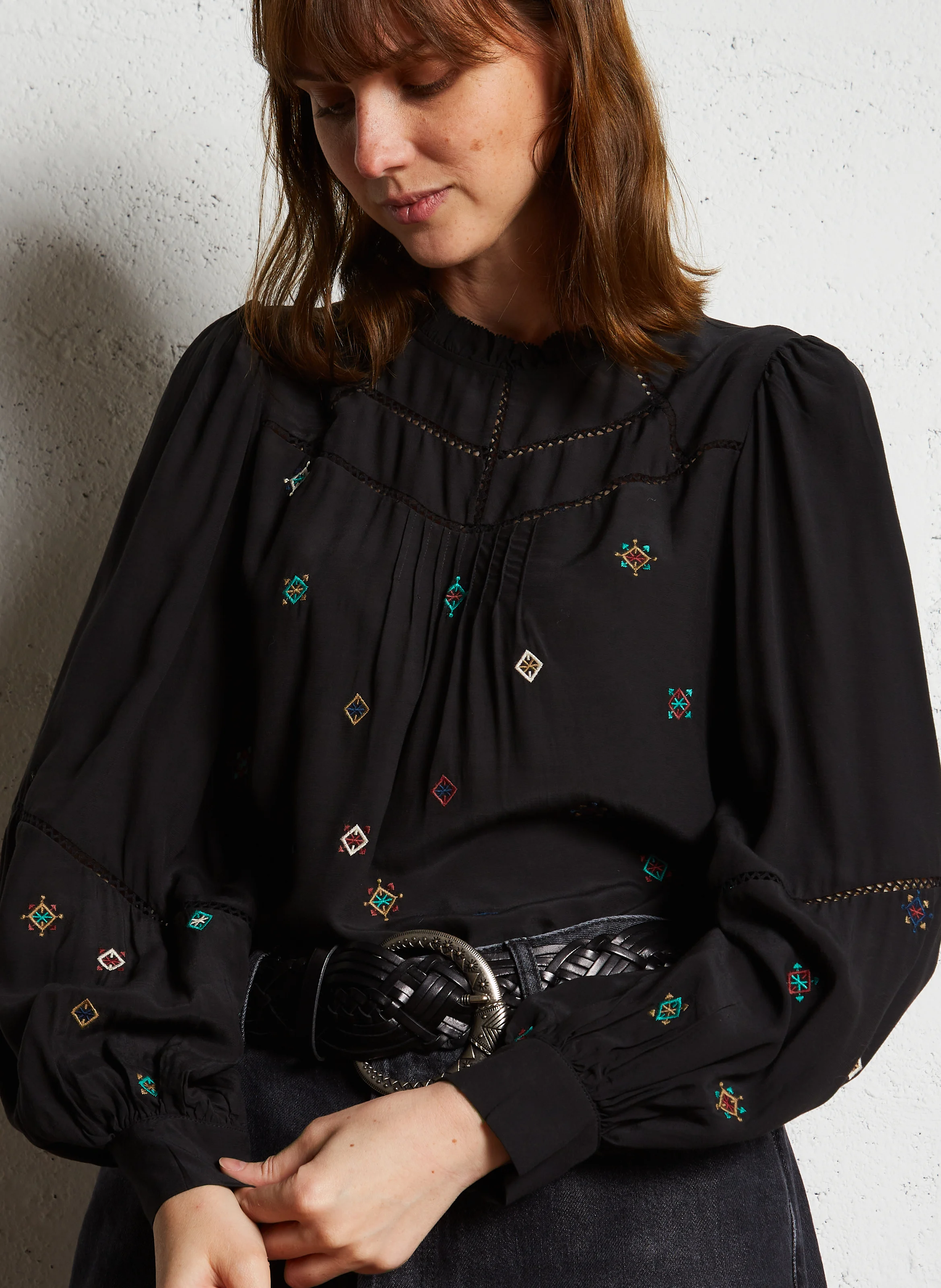 BINTI - Blouse droite à col montant | Noir
