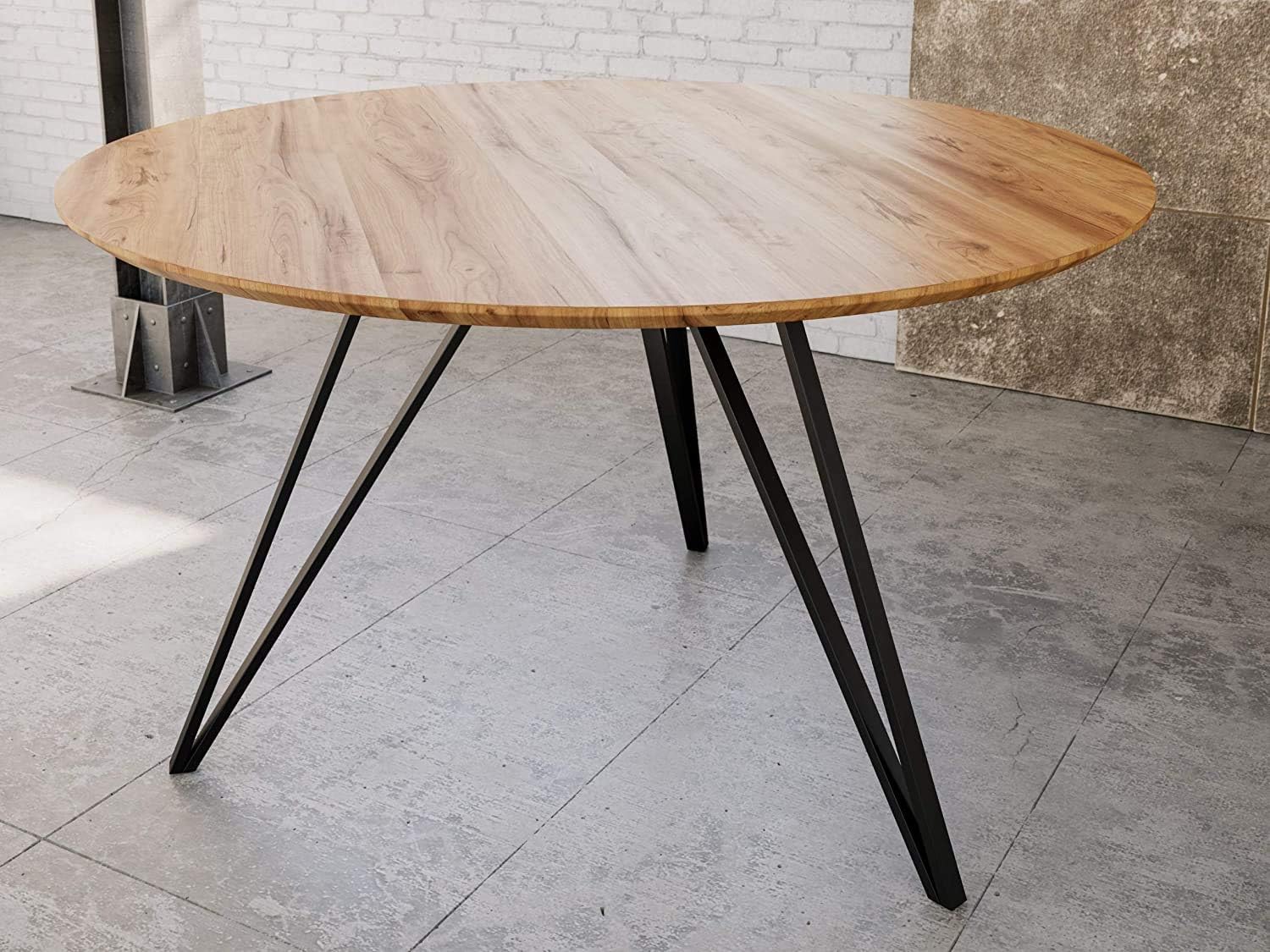 SAM Runder Esszimmertisch 110 cm Insa, Esstisch naturfarben, Akazienholz massiv, schwarzer Metallfuß, Tischplatte mit Schweizer Kante