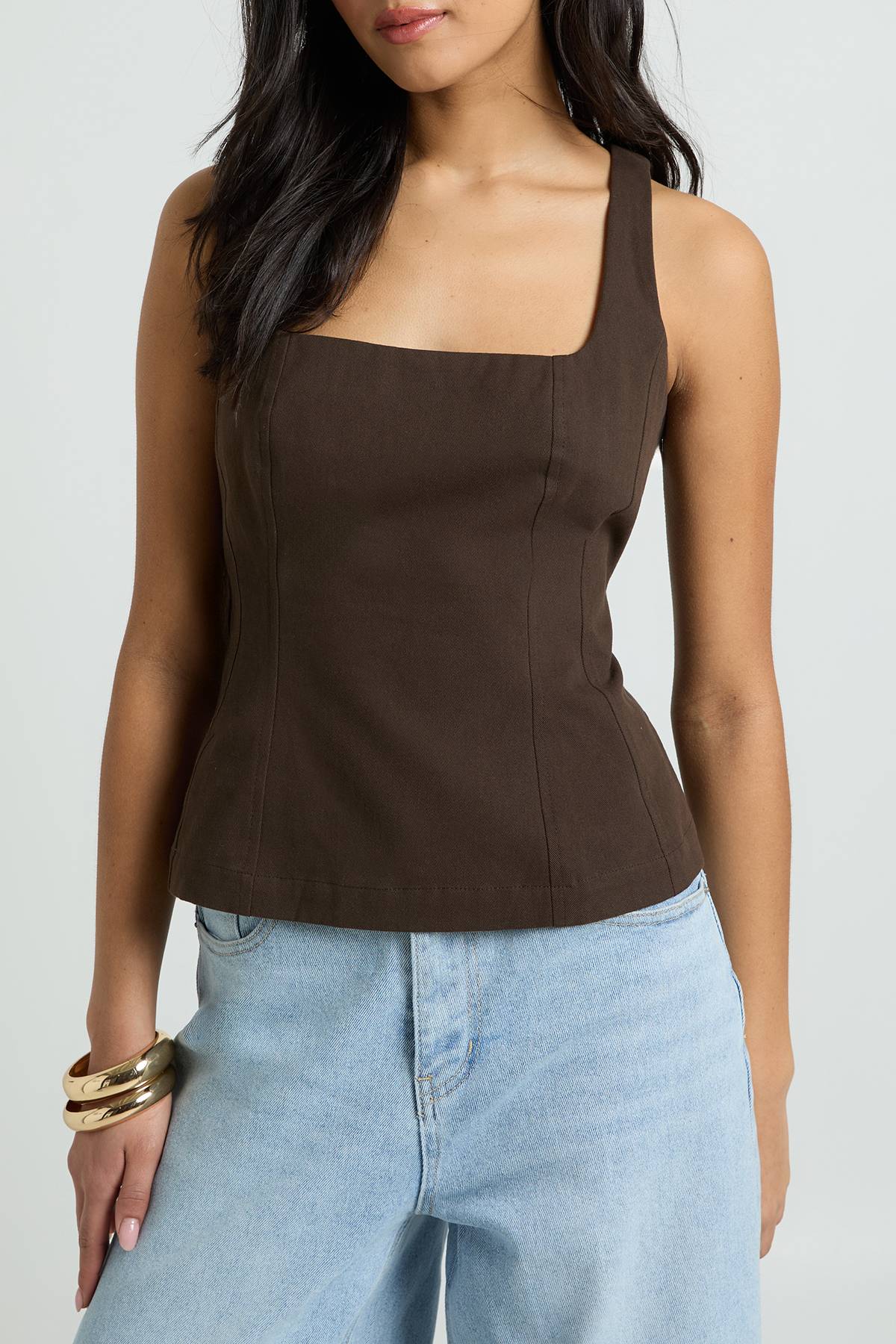 boohoo Haut Peplum À Encolure Carrée En Sergé