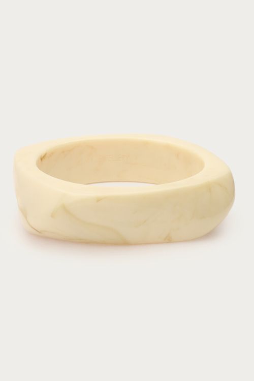 Witte resin bangle