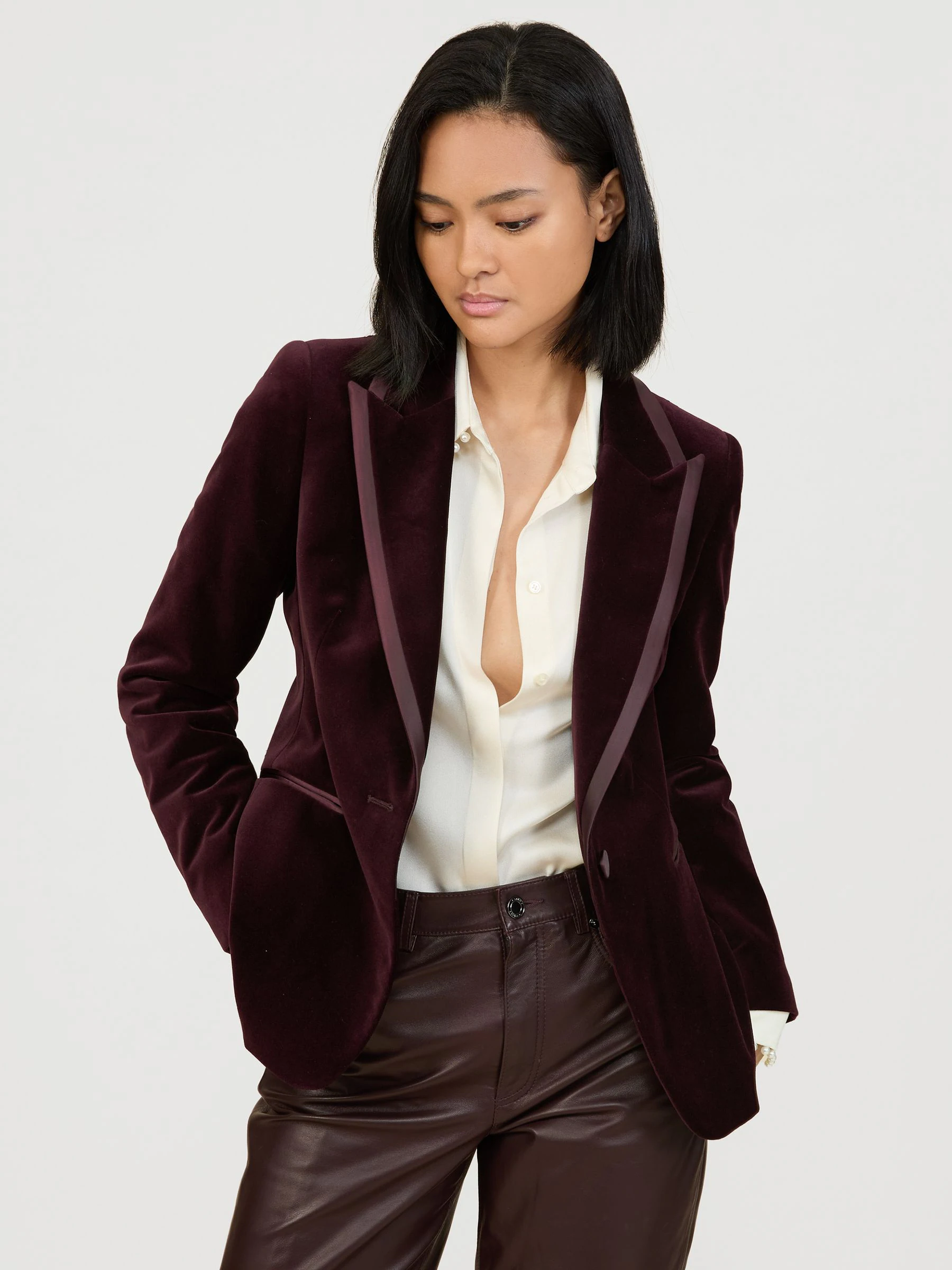 Bordeauxrood - Reiss Elia - Fluwelen blazer met enkele rij knopen