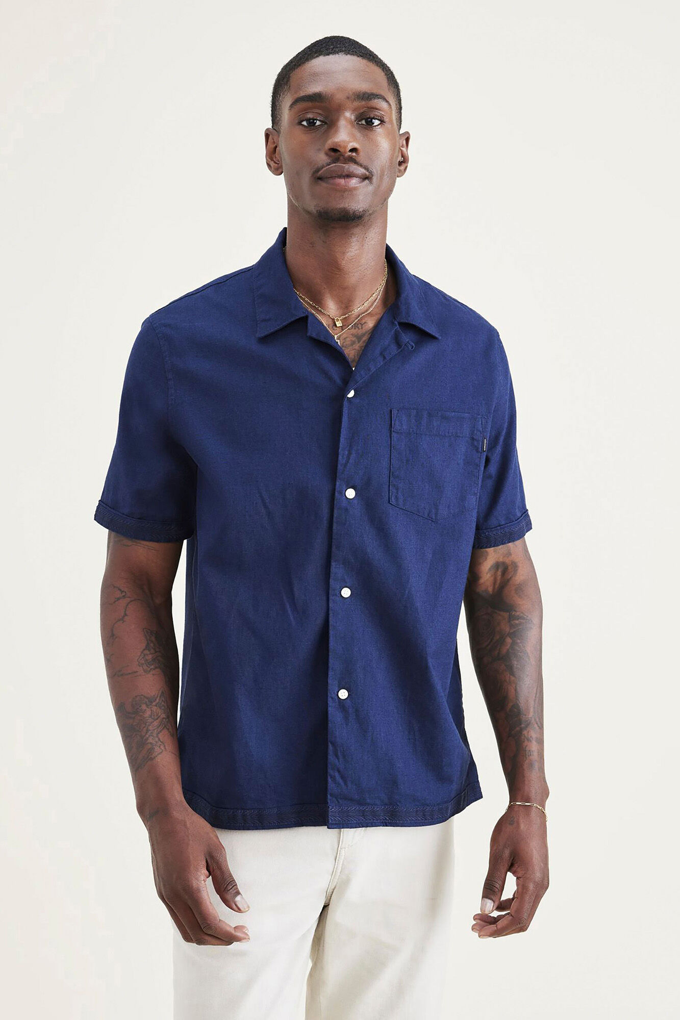 Camisa de gola aberta com modelagem regular - Azul marinho