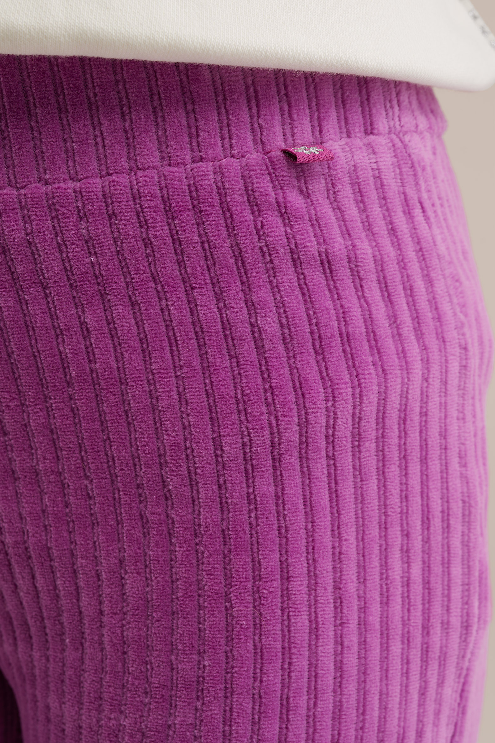 Meisjes velvet flared legging van ribstof WE Fashion Lavendel