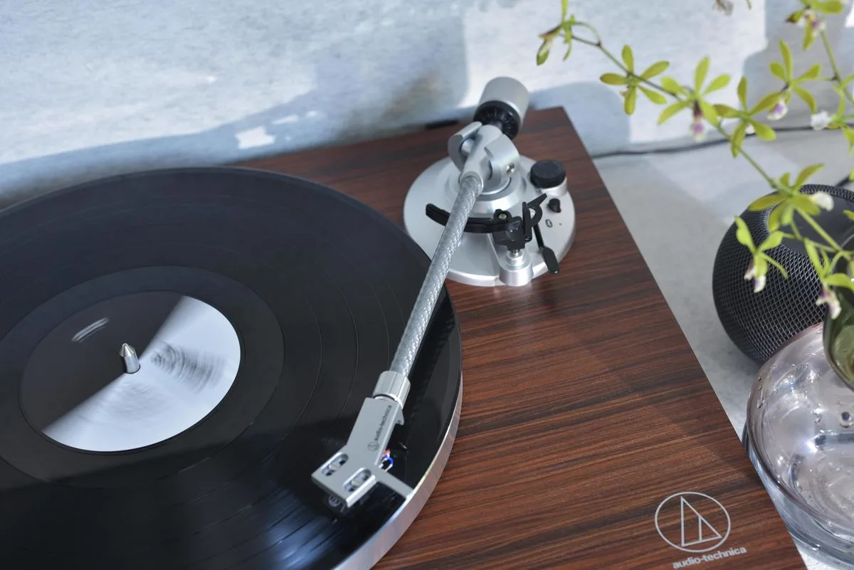 Audio Technica AT-LPW50BTRW Platines vinyle