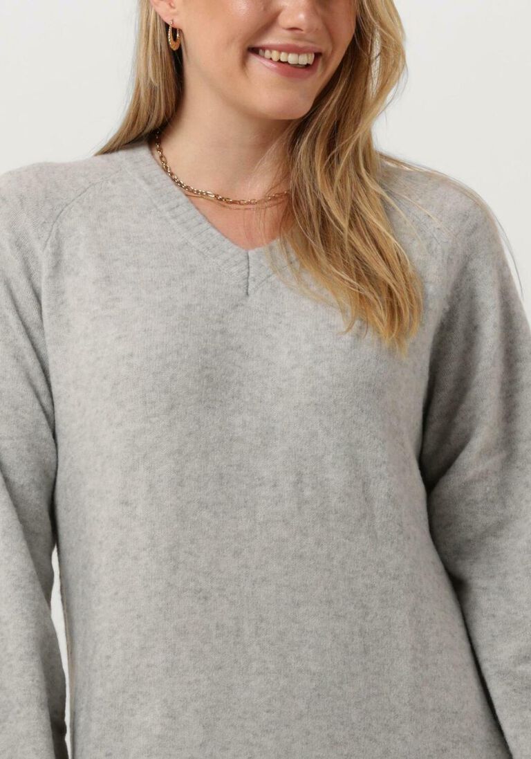 MINUS grijze minus midi jurk lilianne v-neck midi knit dress