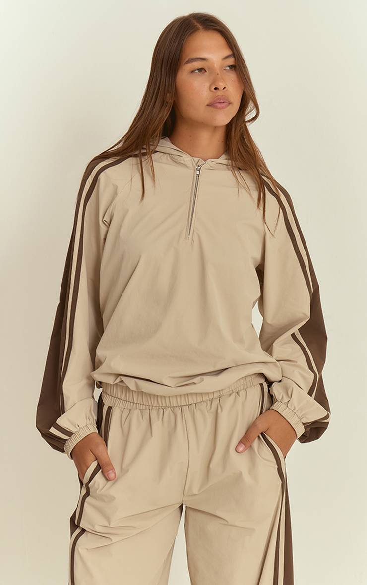 Gris Pierre Veste De Survêtement À Casynthétiqueche Avec Bandes Contrastées Et Détail Coquille