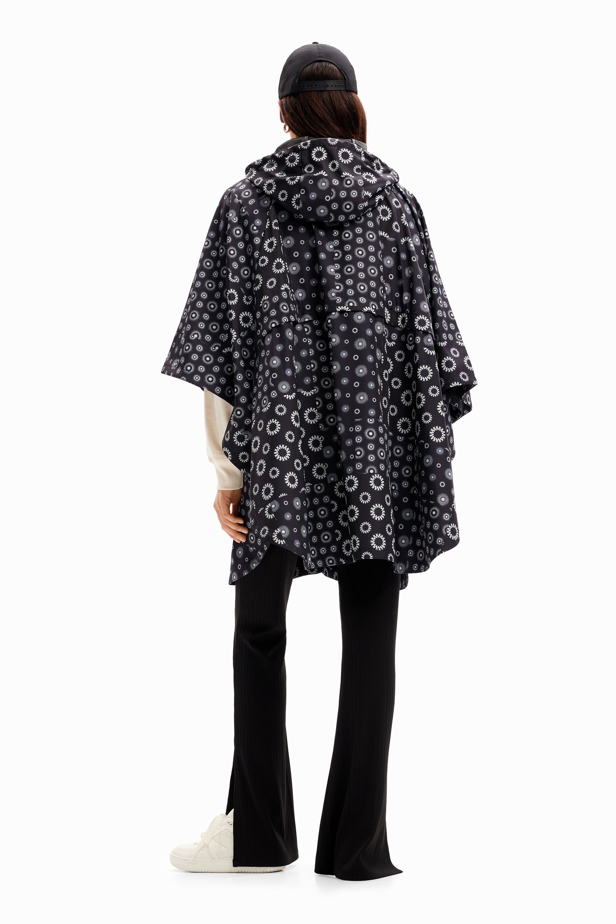 Imperméable capuche géométrique