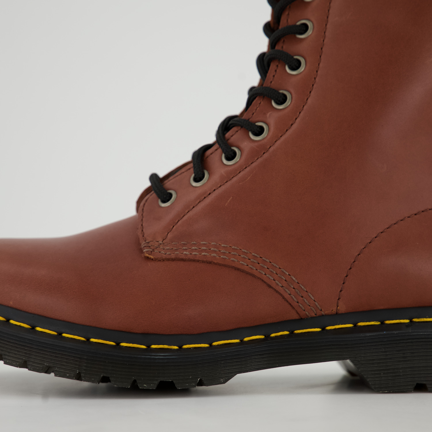 Dr. Martens 1460 Serena